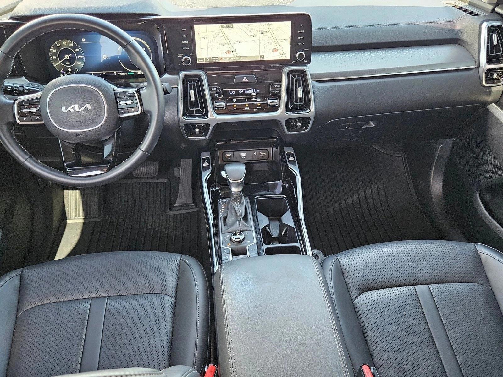 Thumbnail: 2023 Kia Sorento - 4