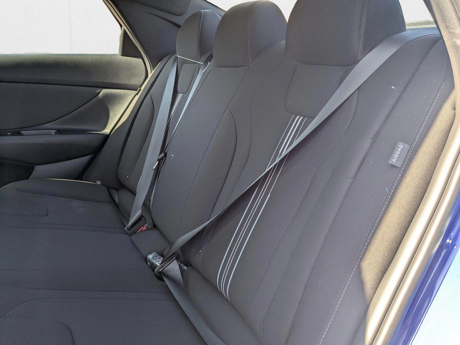 2025 Hyundai Elantra SEL - Photo 18