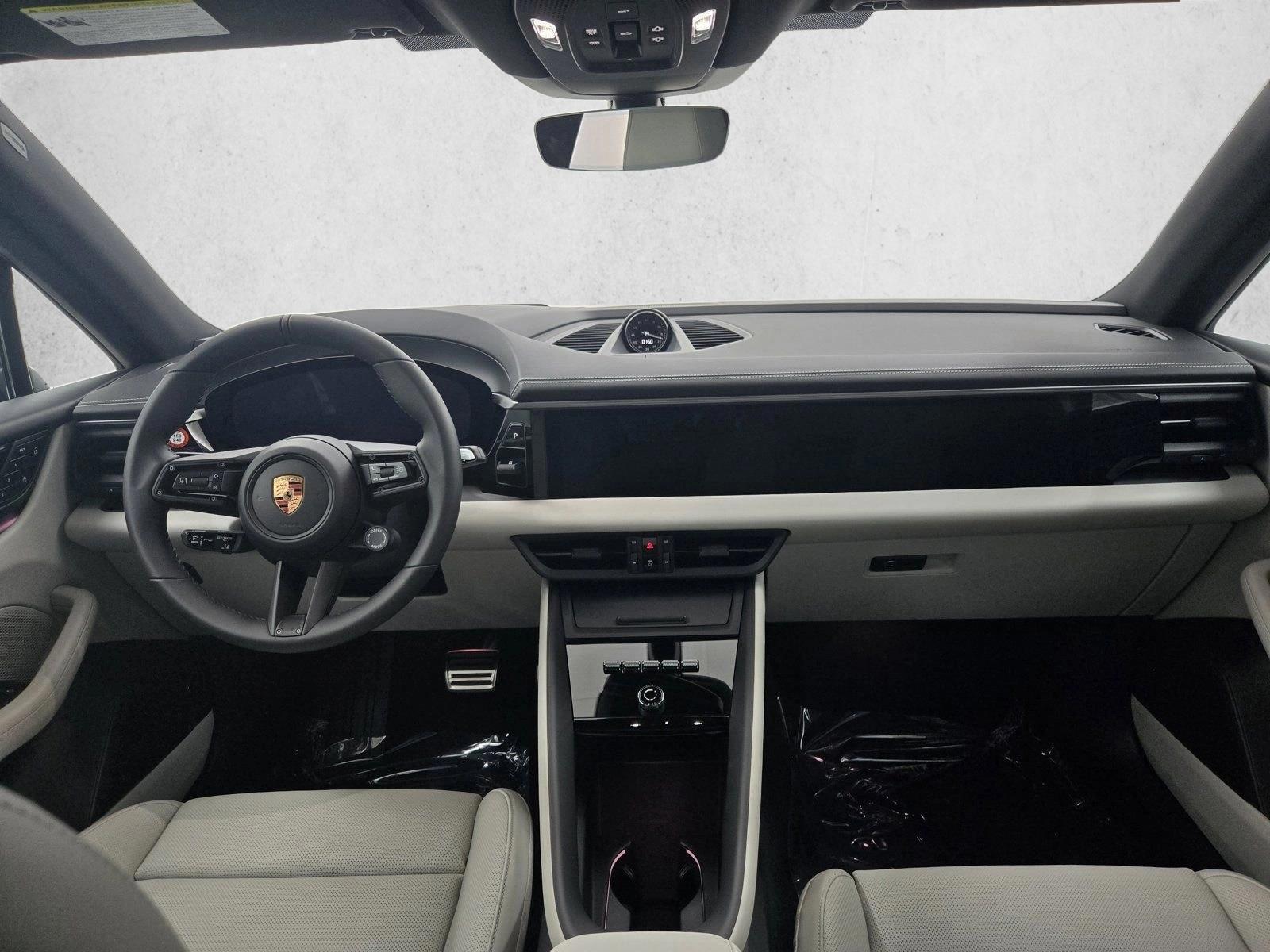 2025 Porsche Macan S - Photo 18