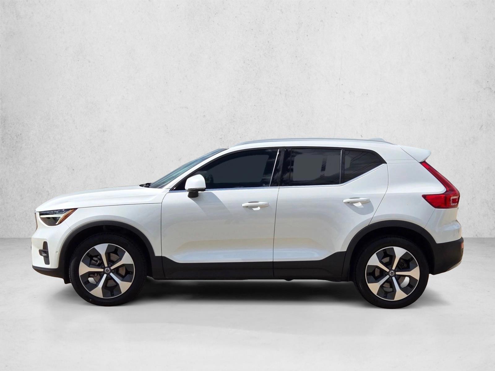 Thumbnail: 2025 Volvo XC40 - 2