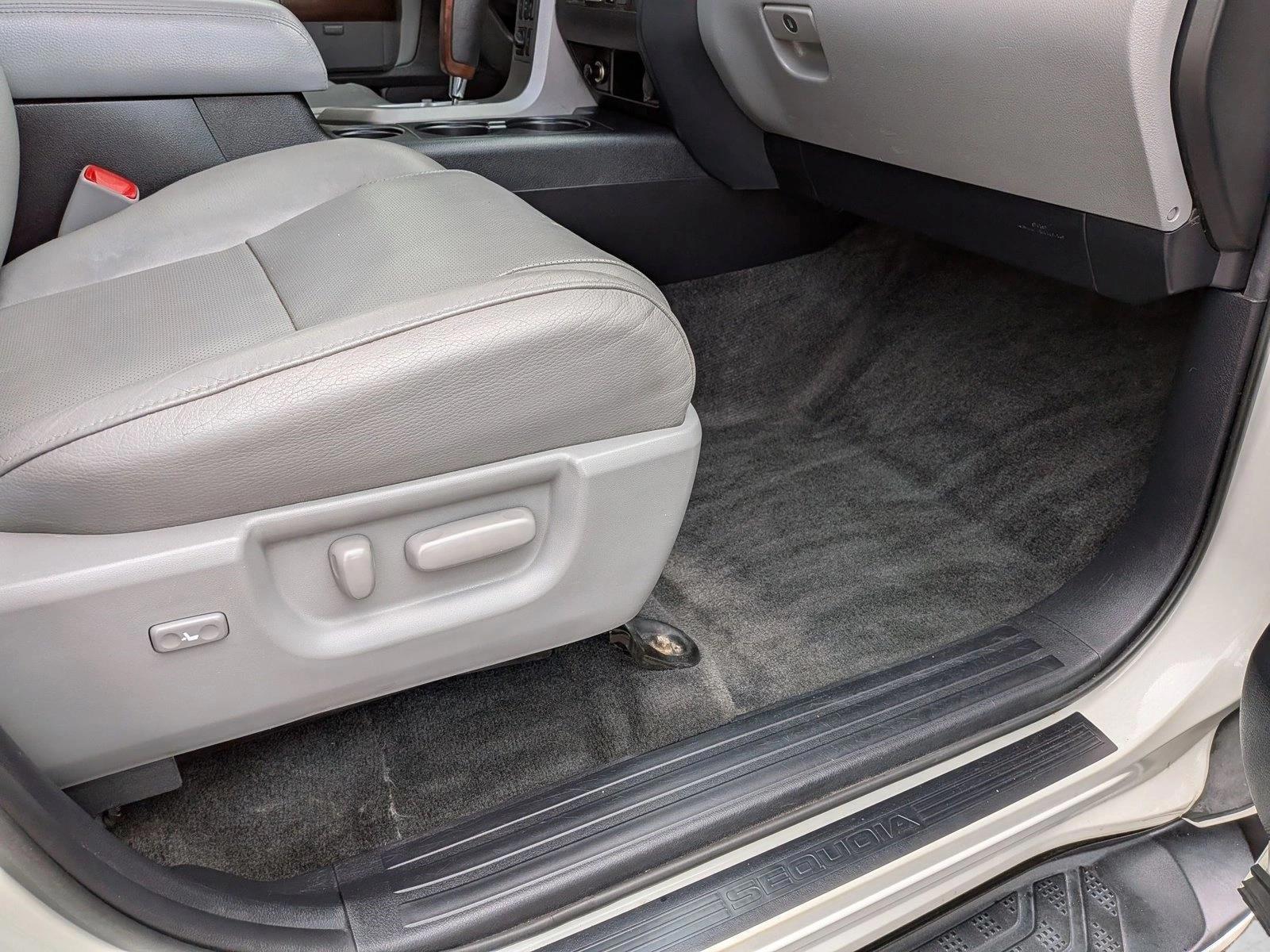 Thumbnail: 2014 Toyota Sequoia - 5