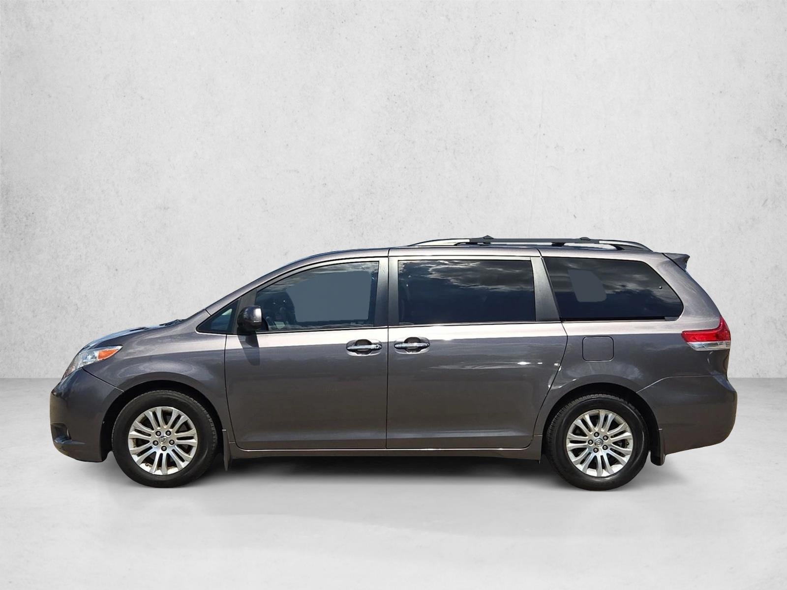 Thumbnail: 2014 Toyota Sienna - 2
