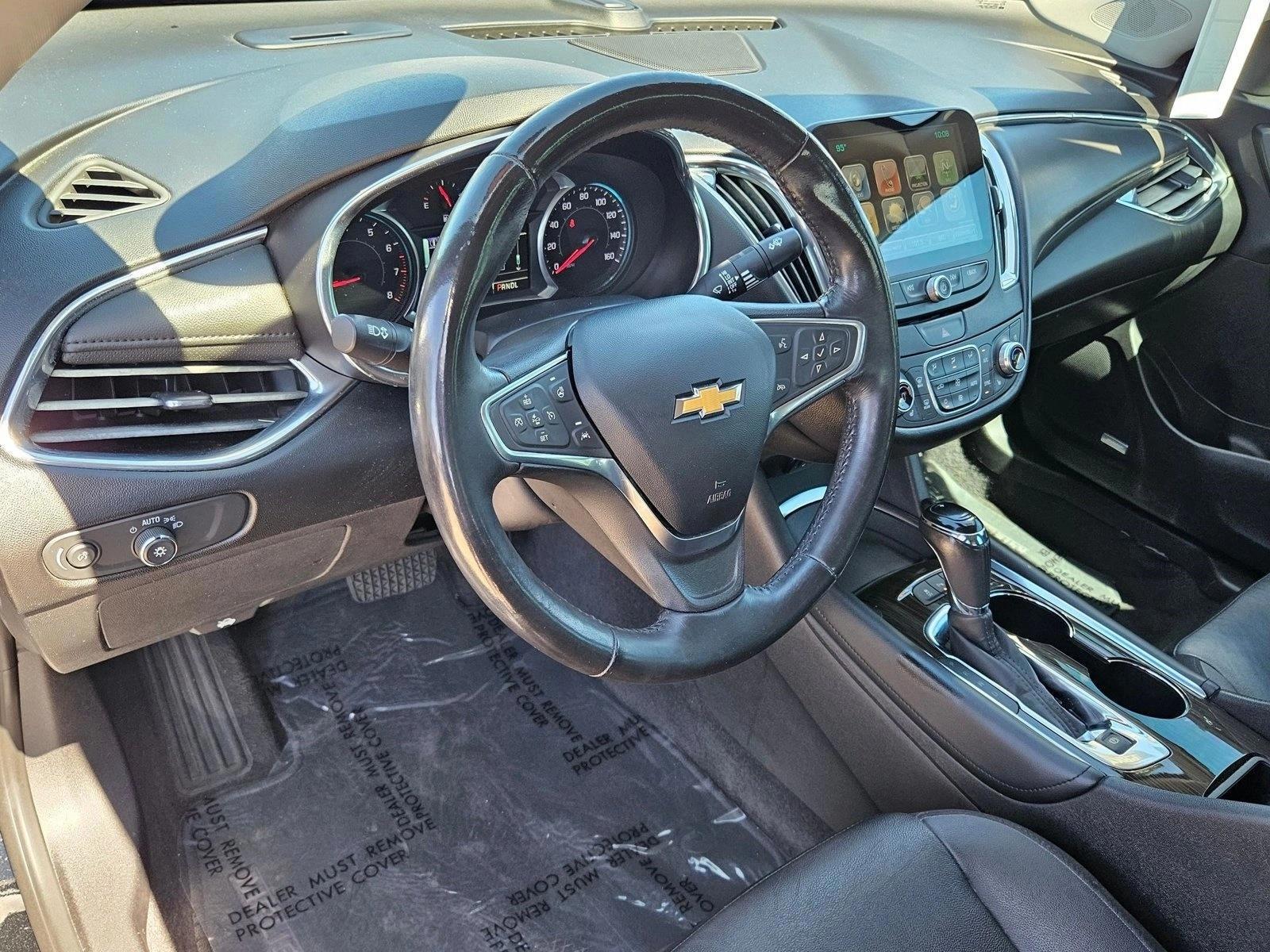 Thumbnail: 2018 Chevrolet Malibu - 2