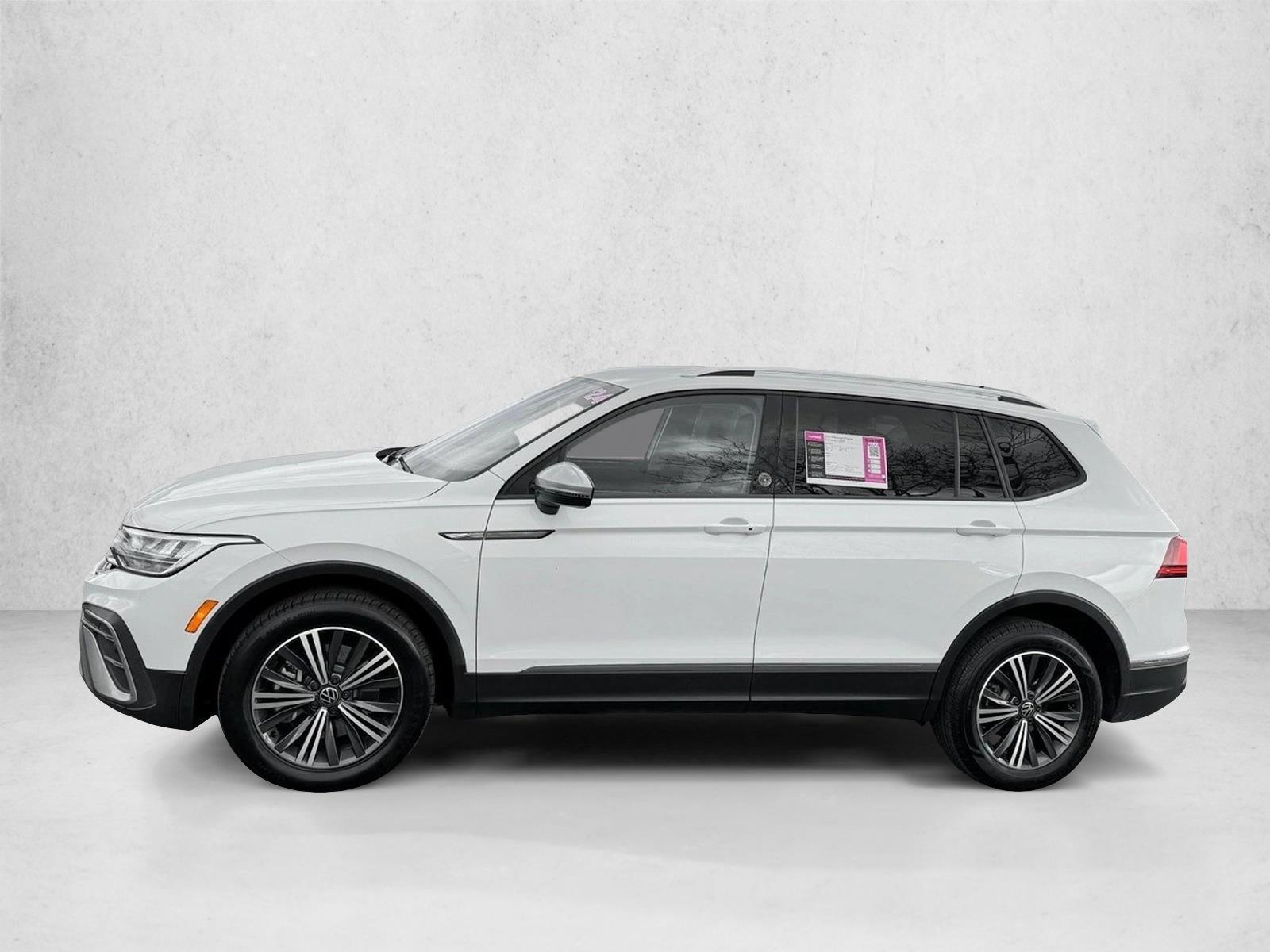Thumbnail: 2024 Volkswagen Tiguan - 2