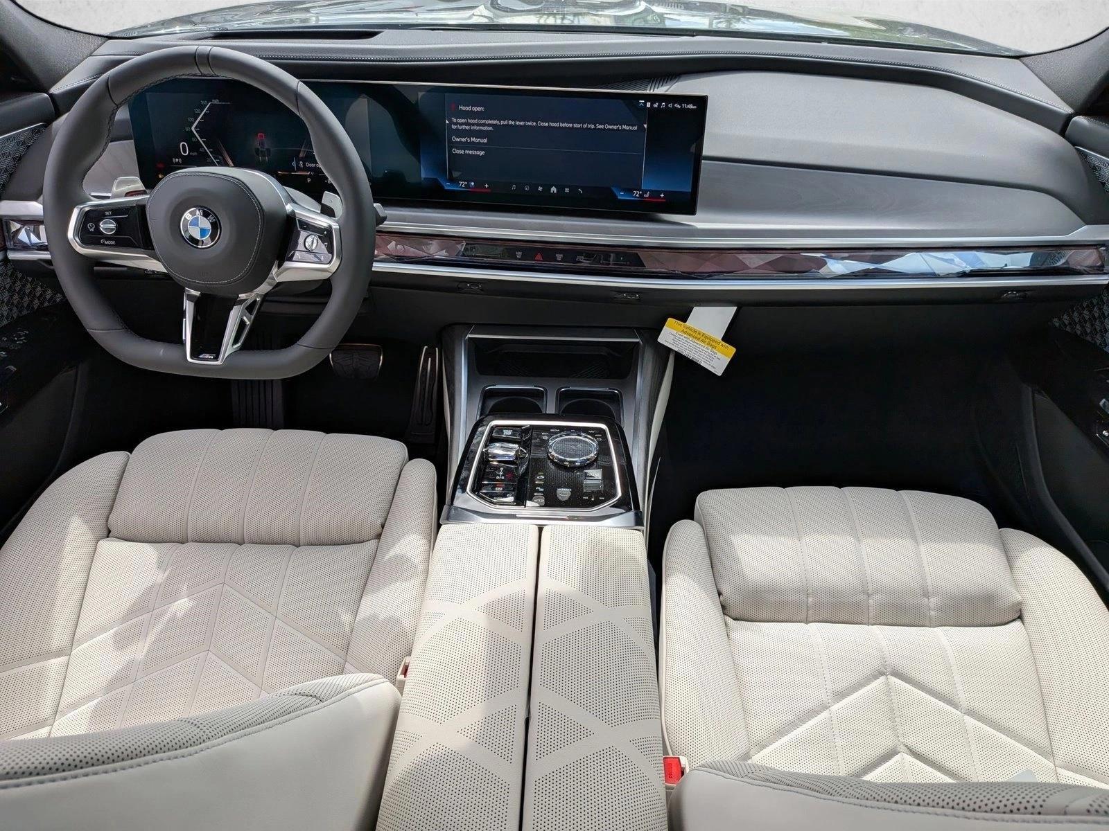 Thumbnail: 2026 BMW 7 Series - 3