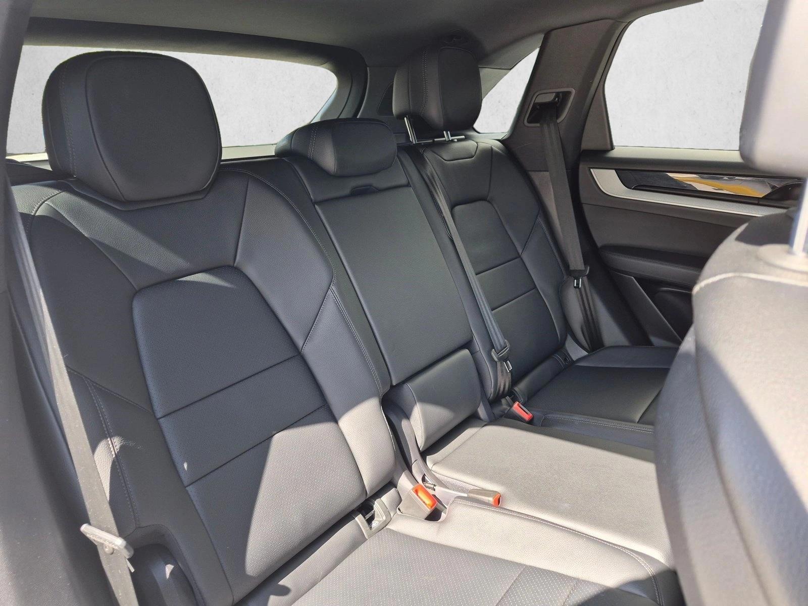 2025 Porsche Cayenne Base - Photo 24