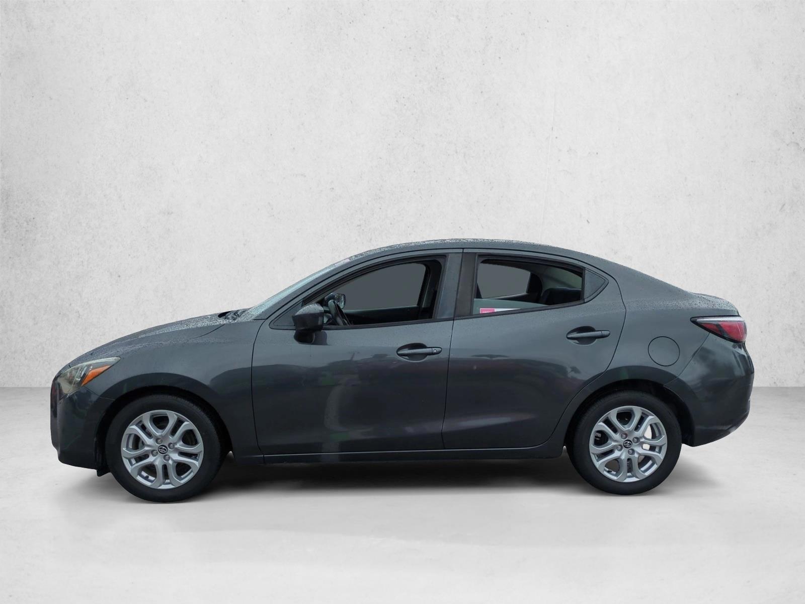 Thumbnail: 2017 Toyota Yaris iA - 2
