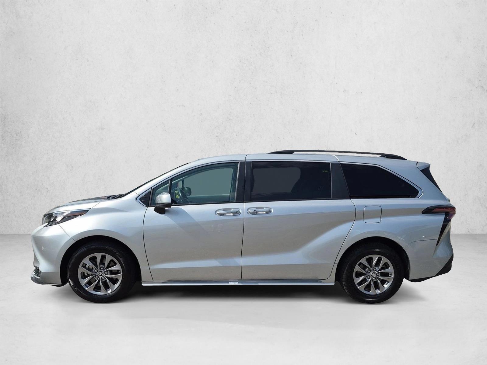 Thumbnail: 2024 Toyota Sienna - 2