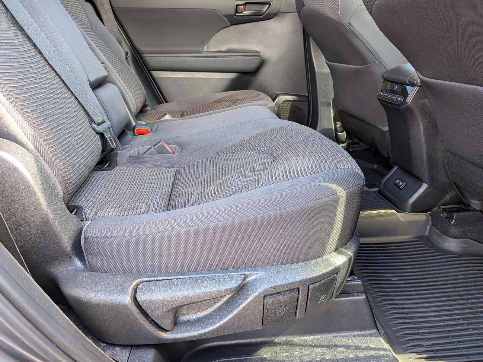 Thumbnail: 2021 Toyota Highlander - 4