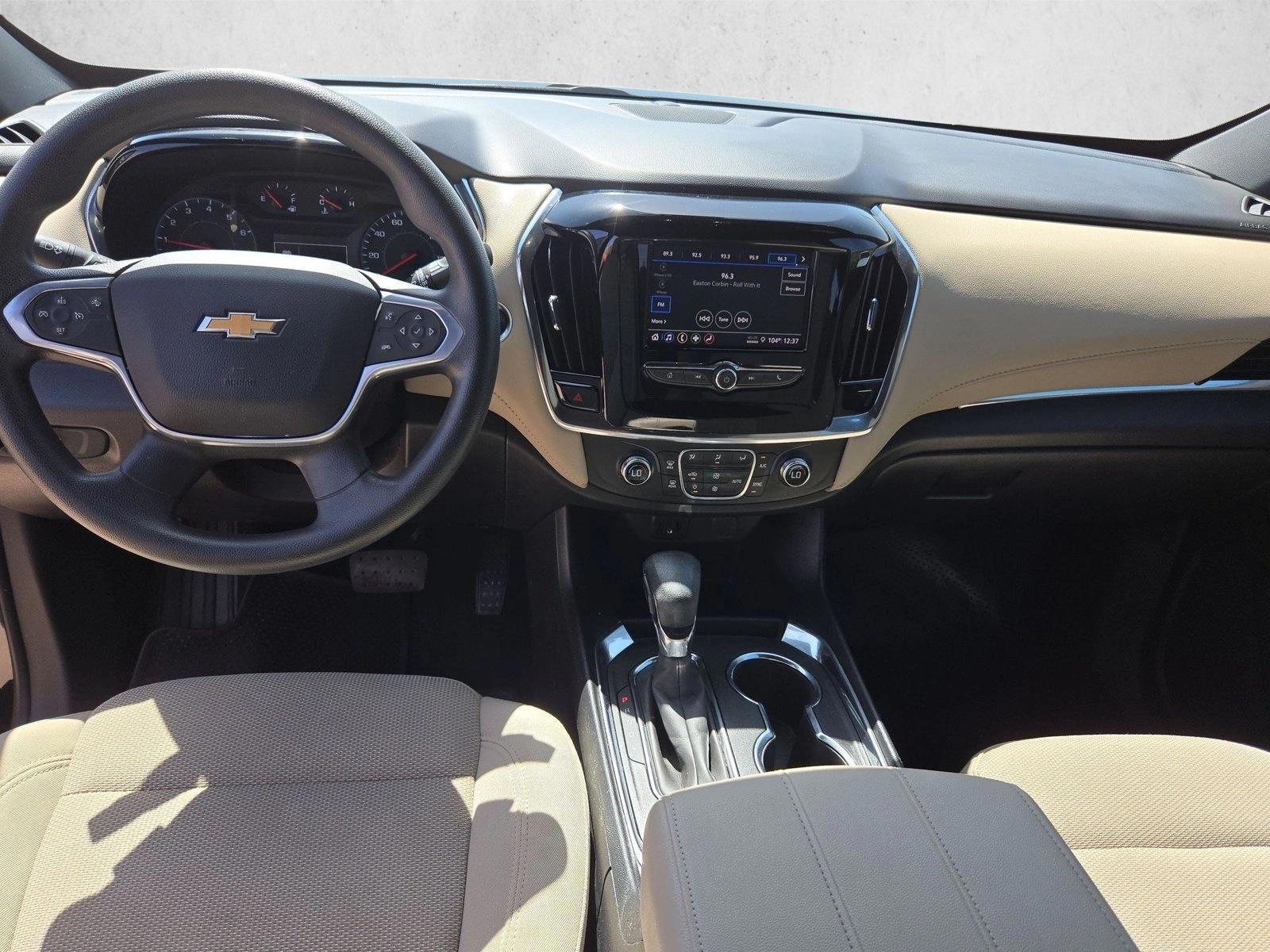 Thumbnail: 2023 Chevrolet Traverse - 3