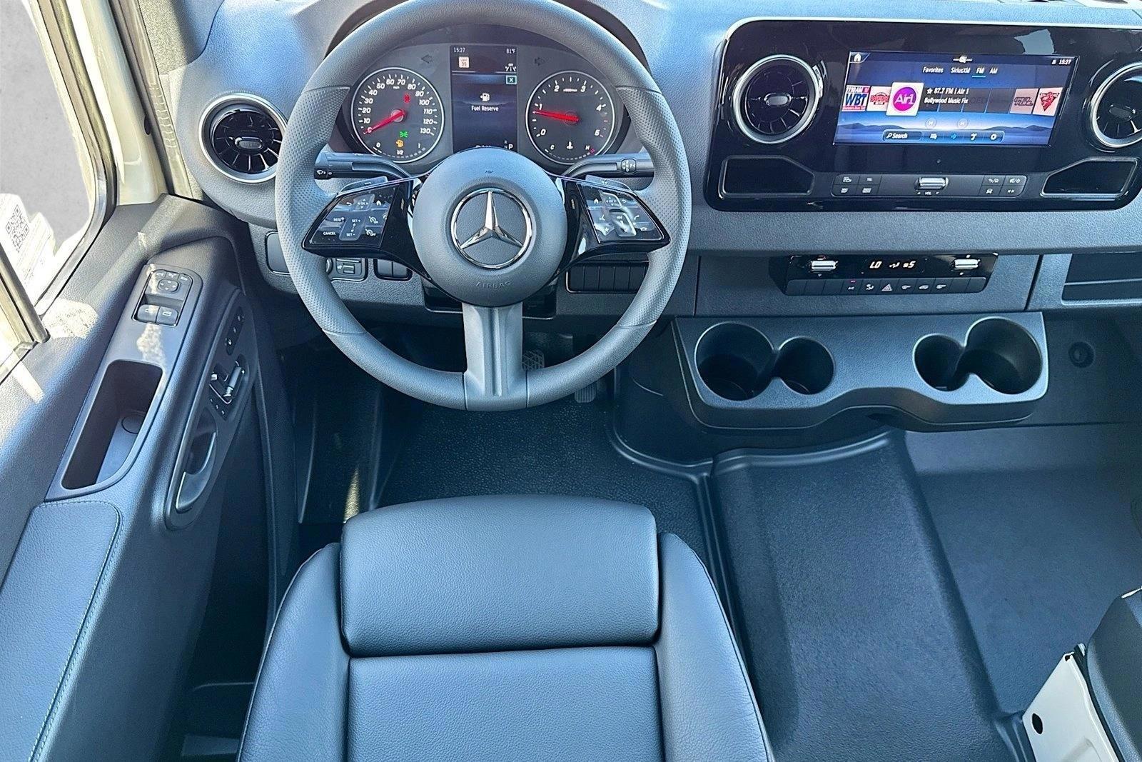 Thumbnail: 2026 Mercedes-Benz Sprinter - 3