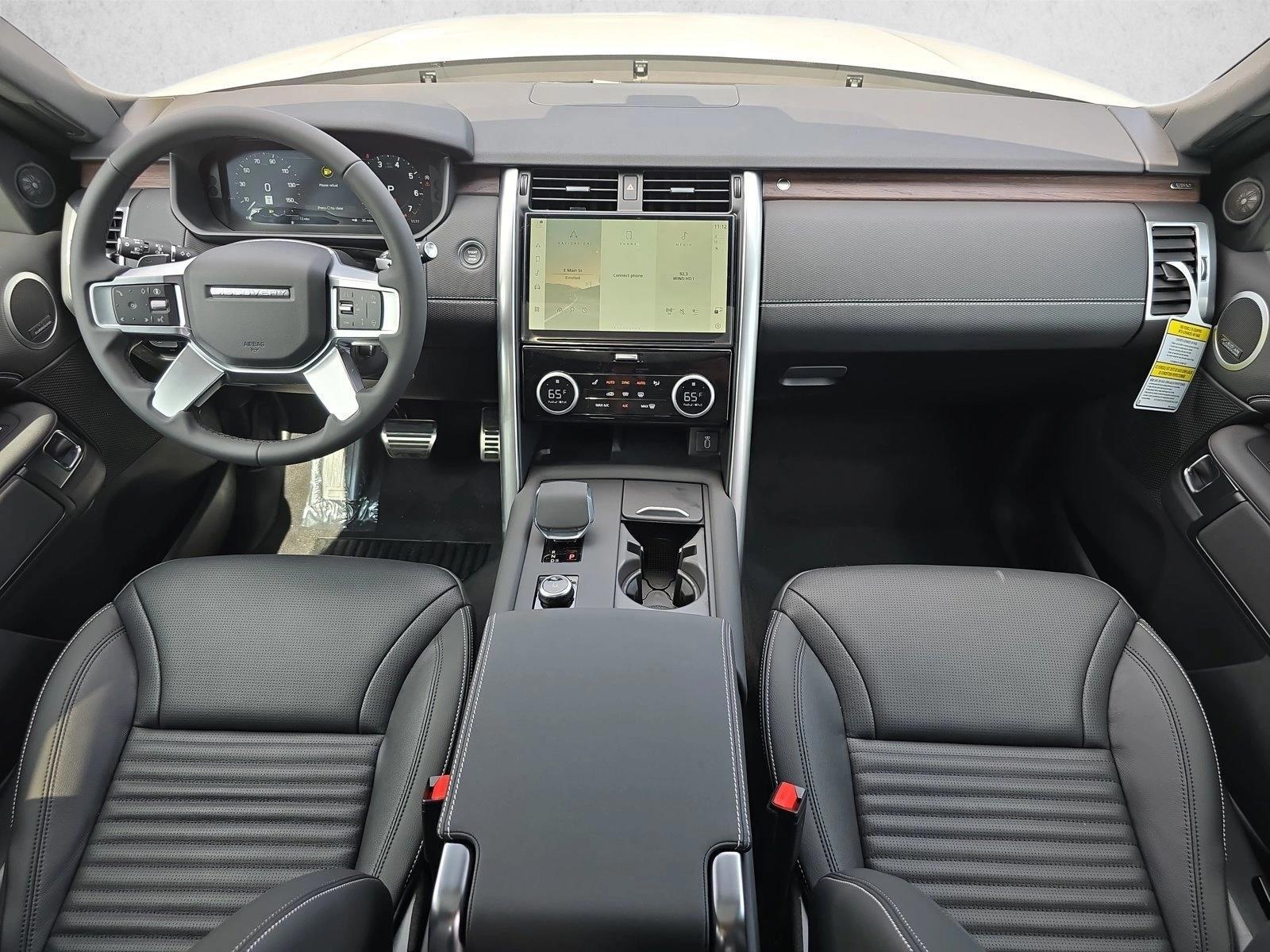 Thumbnail: 2026 Land Rover Discovery - 3