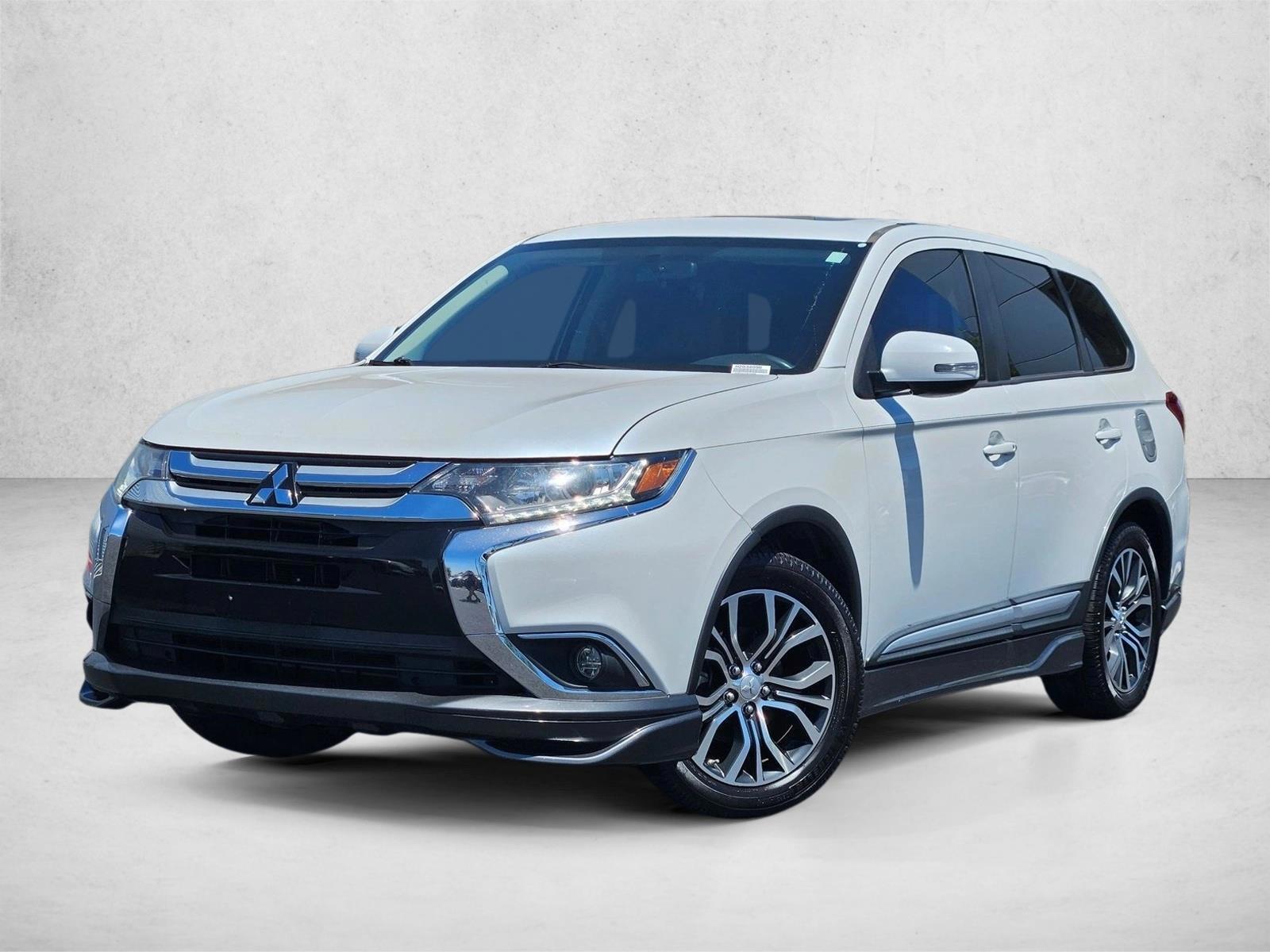 Thumbnail: 2017 Mitsubishi Outlander - 1