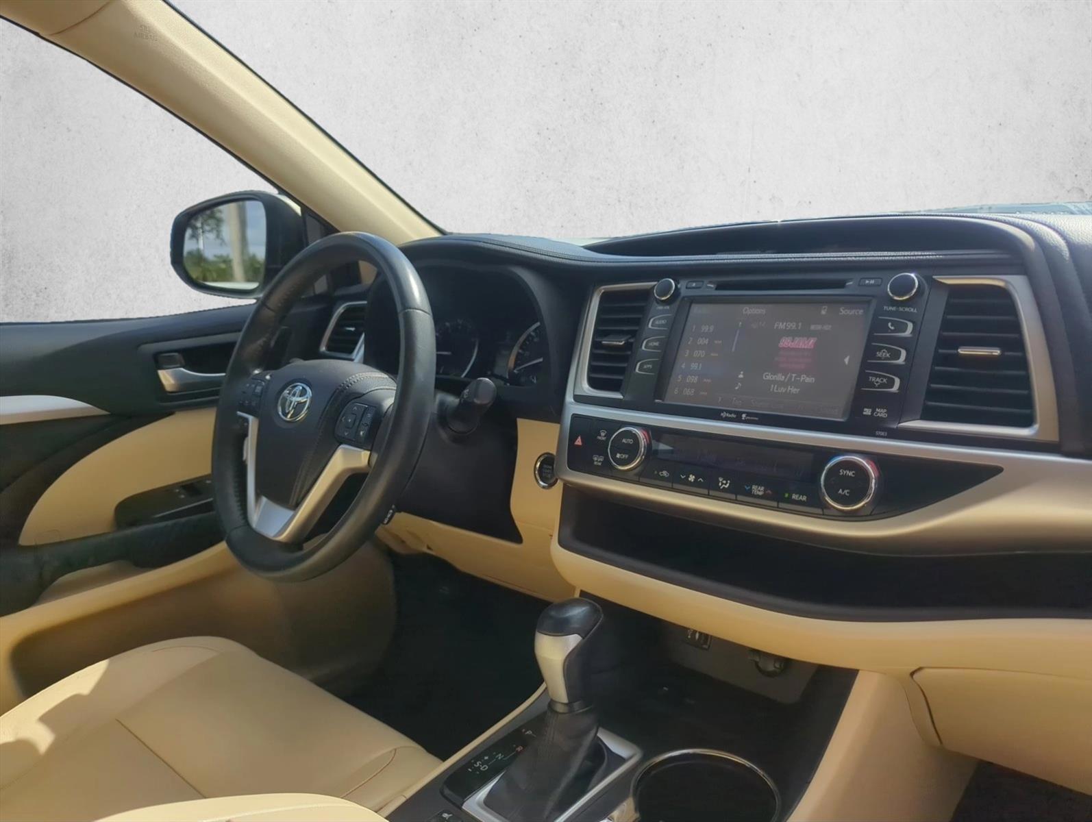 Thumbnail: 2015 Toyota Highlander - 3