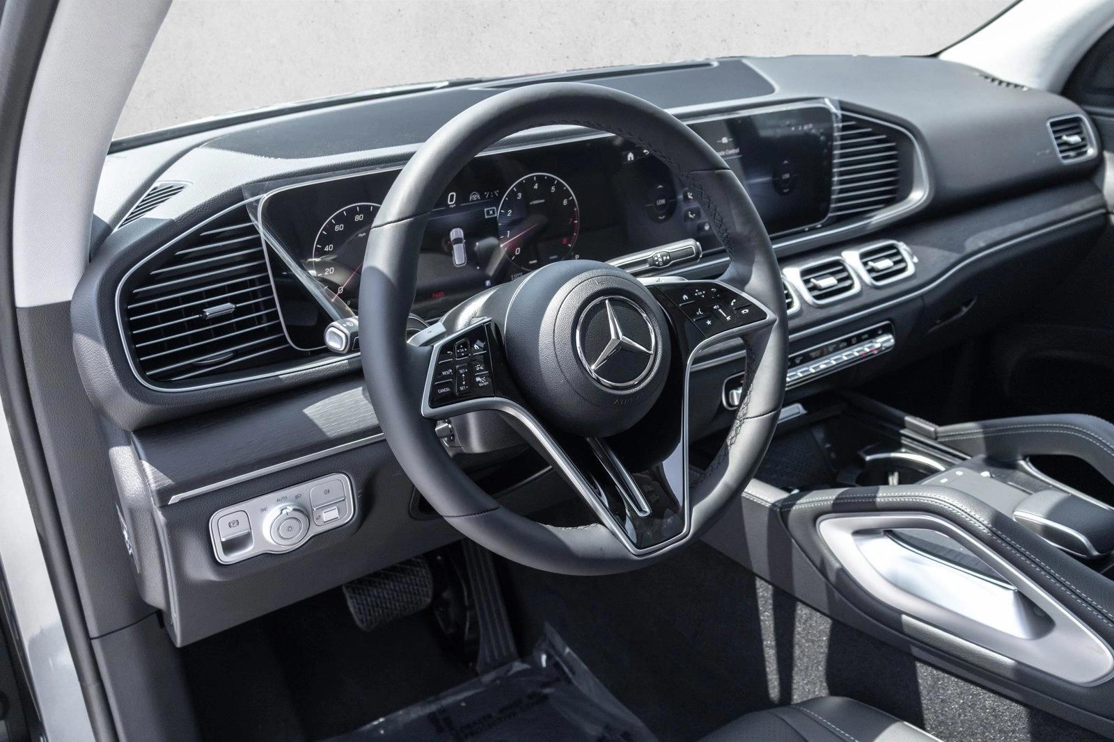 Thumbnail: 2026 Mercedes-Benz GLE - 3