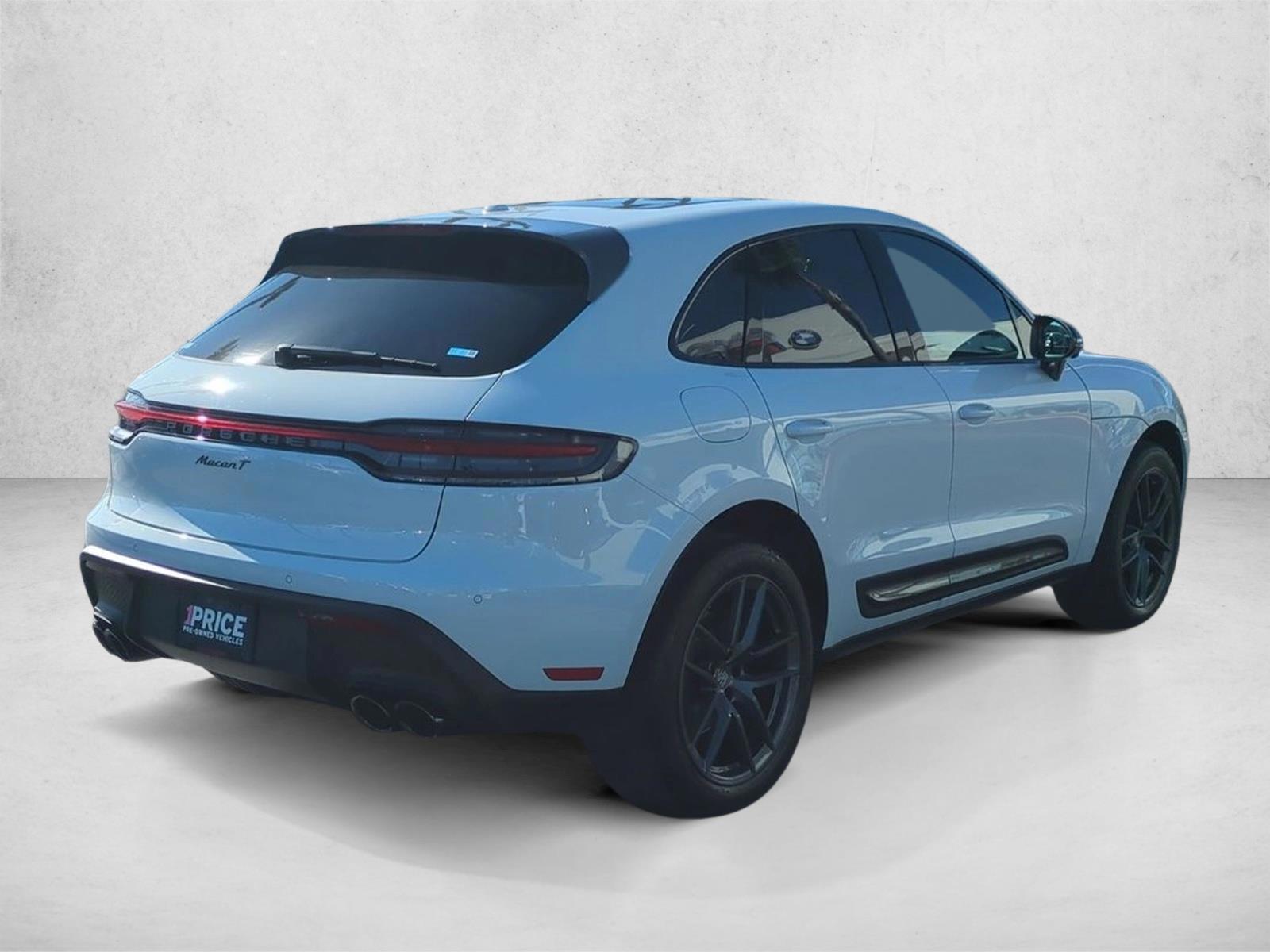 2025 Porsche Macan T - Photo 5