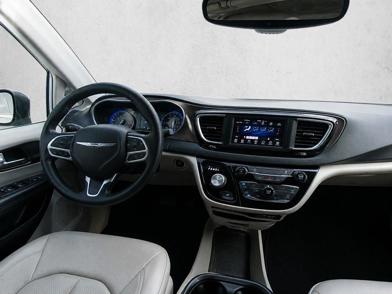 2021 Chrysler Voyager