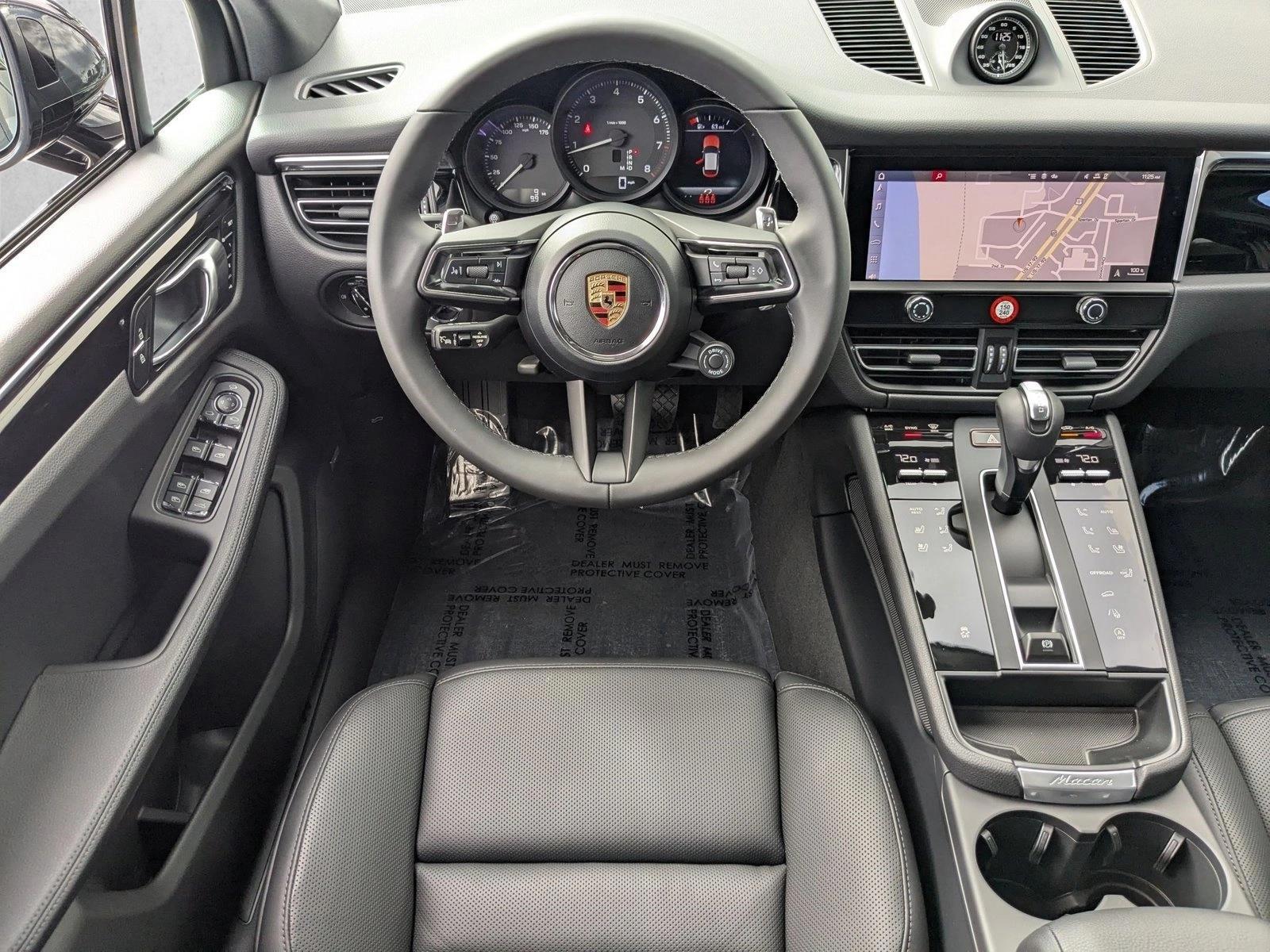 Thumbnail: 2026 Porsche Macan - 3