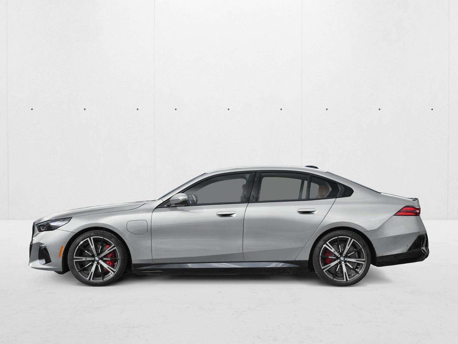 Thumbnail: 2027 BMW 5 Series - 2