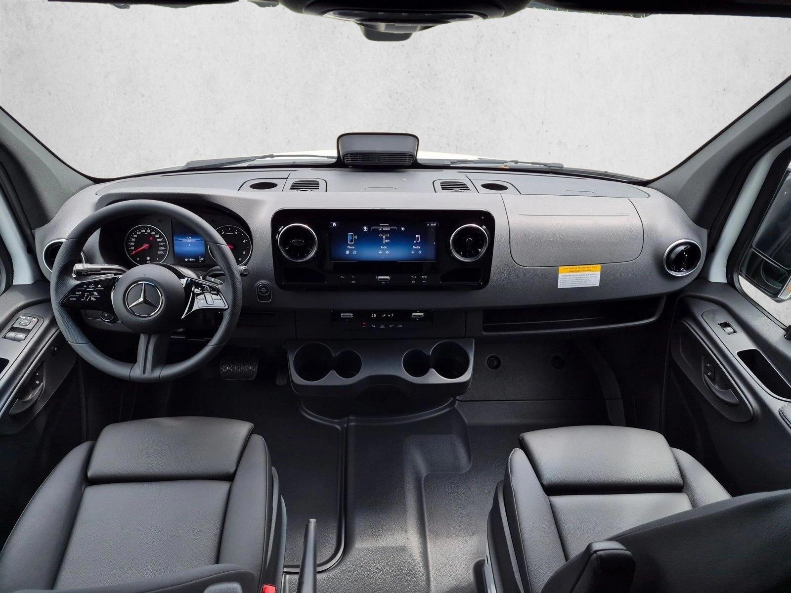 Thumbnail: 2026 Mercedes-Benz Sprinter - 3