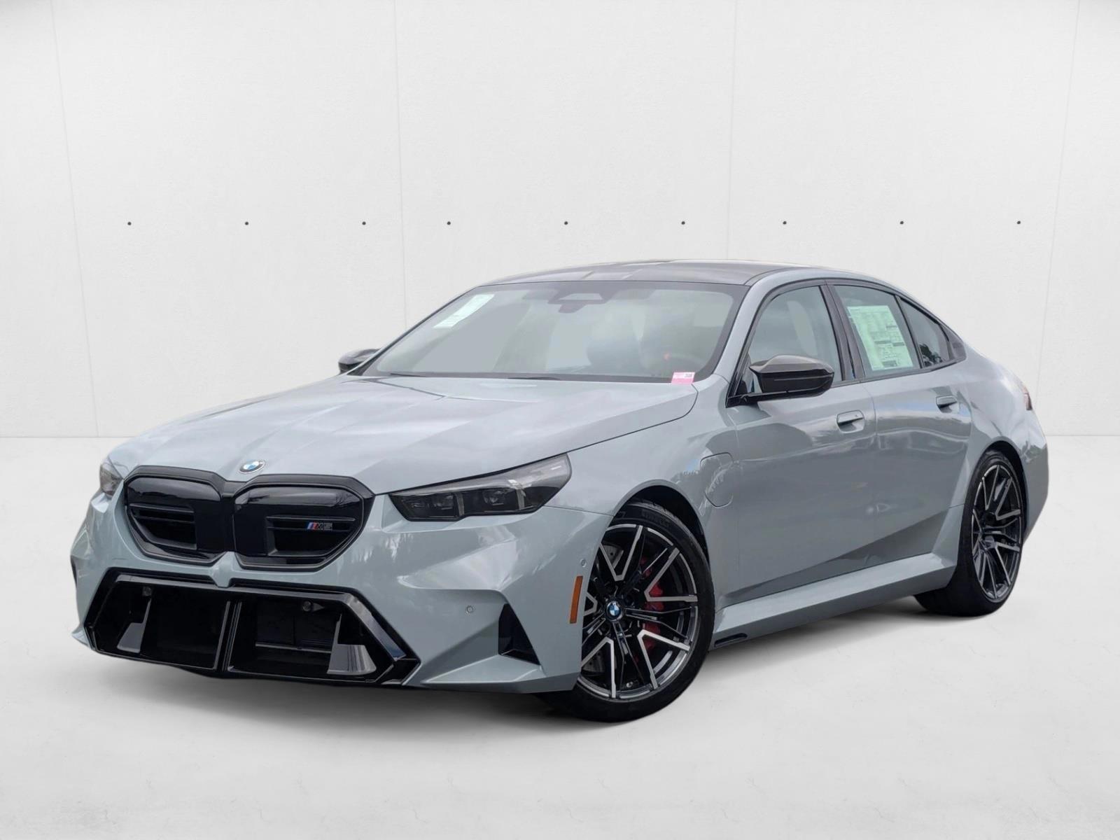 Thumbnail: 2026 BMW M5 - 1