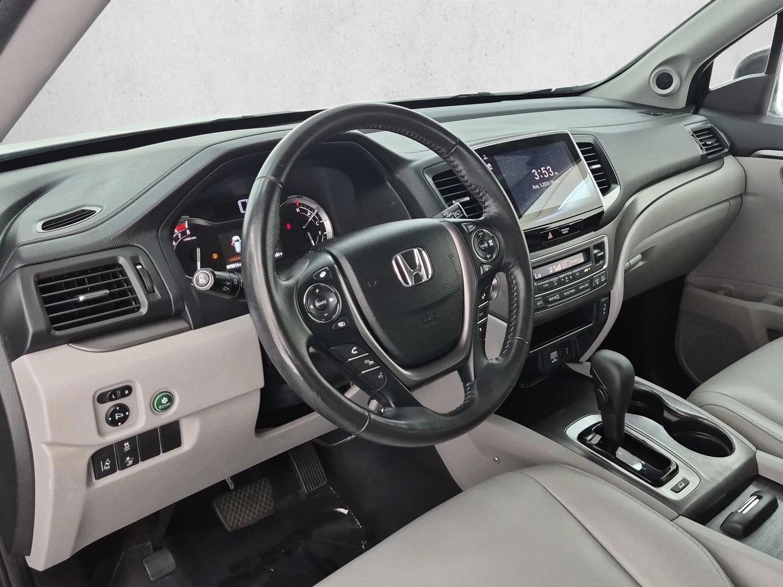 Thumbnail: 2017 Honda Pilot - 3