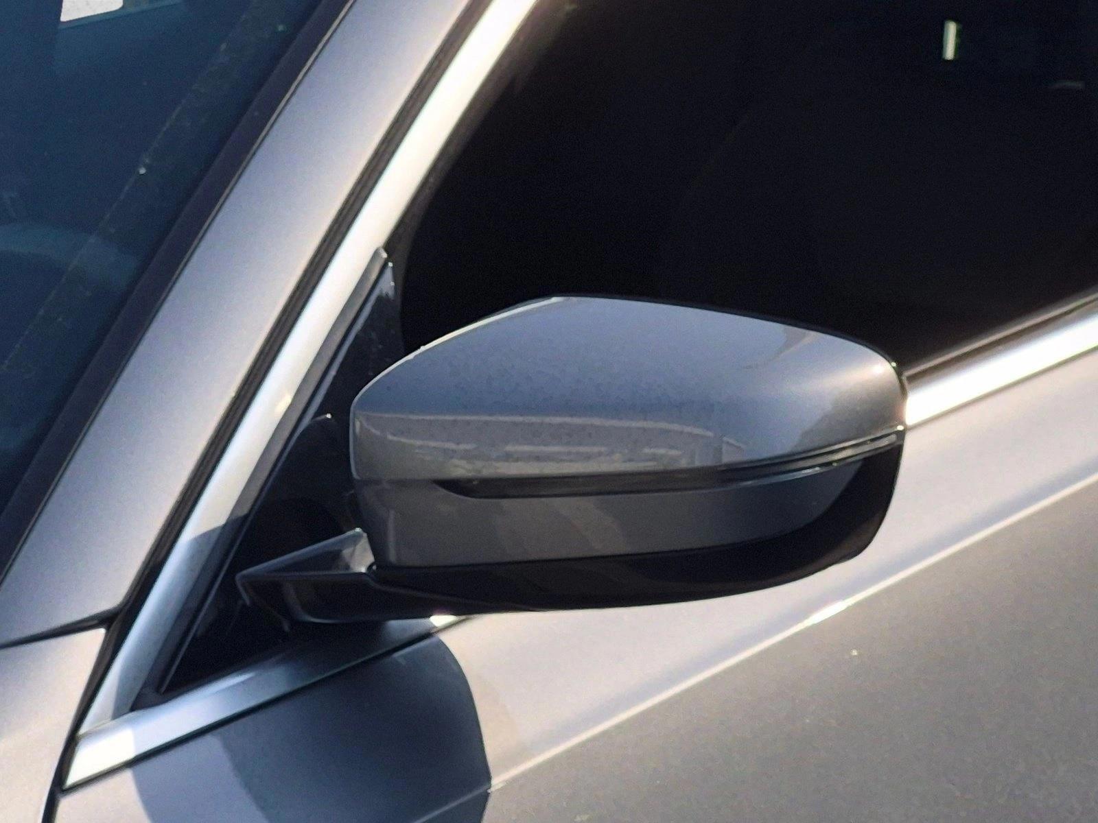 2023 BMW 3 Series 330i - Photo 15