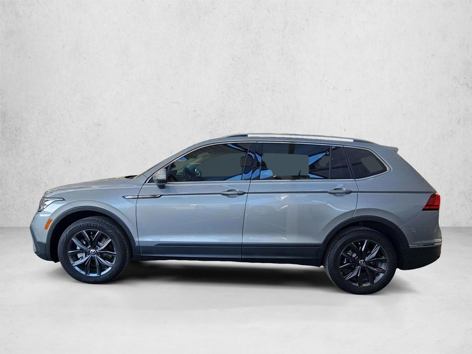 Thumbnail: 2023 Volkswagen Tiguan - 2