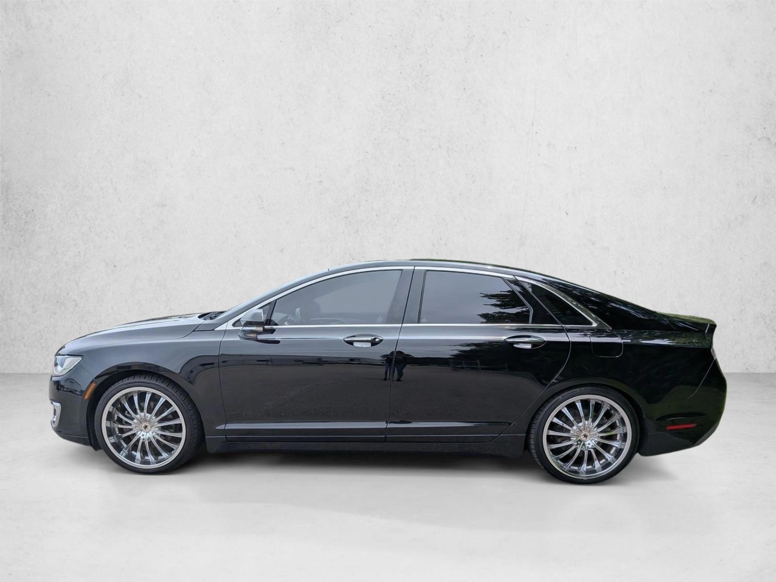Thumbnail: 2017 Lincoln MKZ - 2
