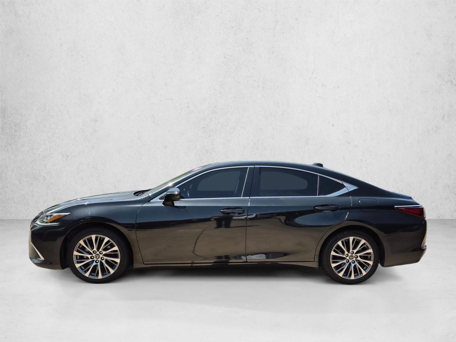Thumbnail: 2020 Lexus ES - 2
