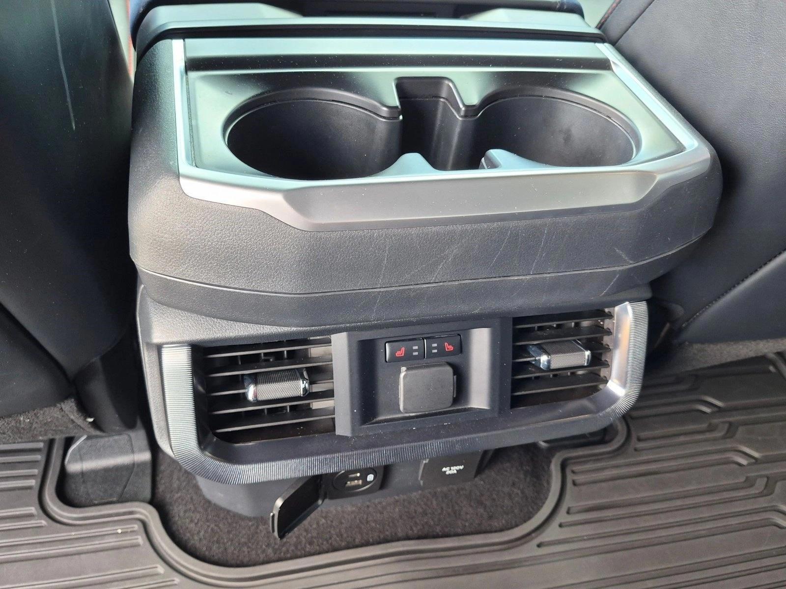 2023 Ford F-150 Raptor - Photo 17