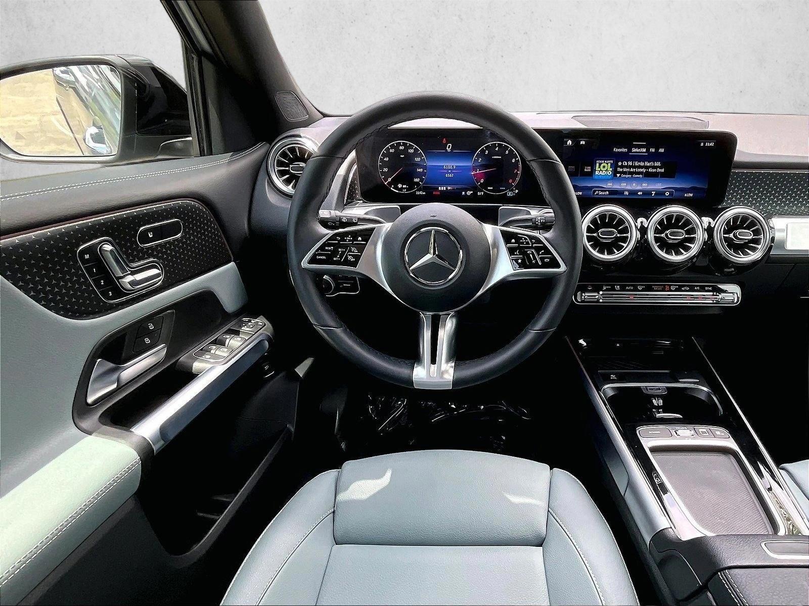 Thumbnail: 2026 Mercedes-Benz GLB - 3