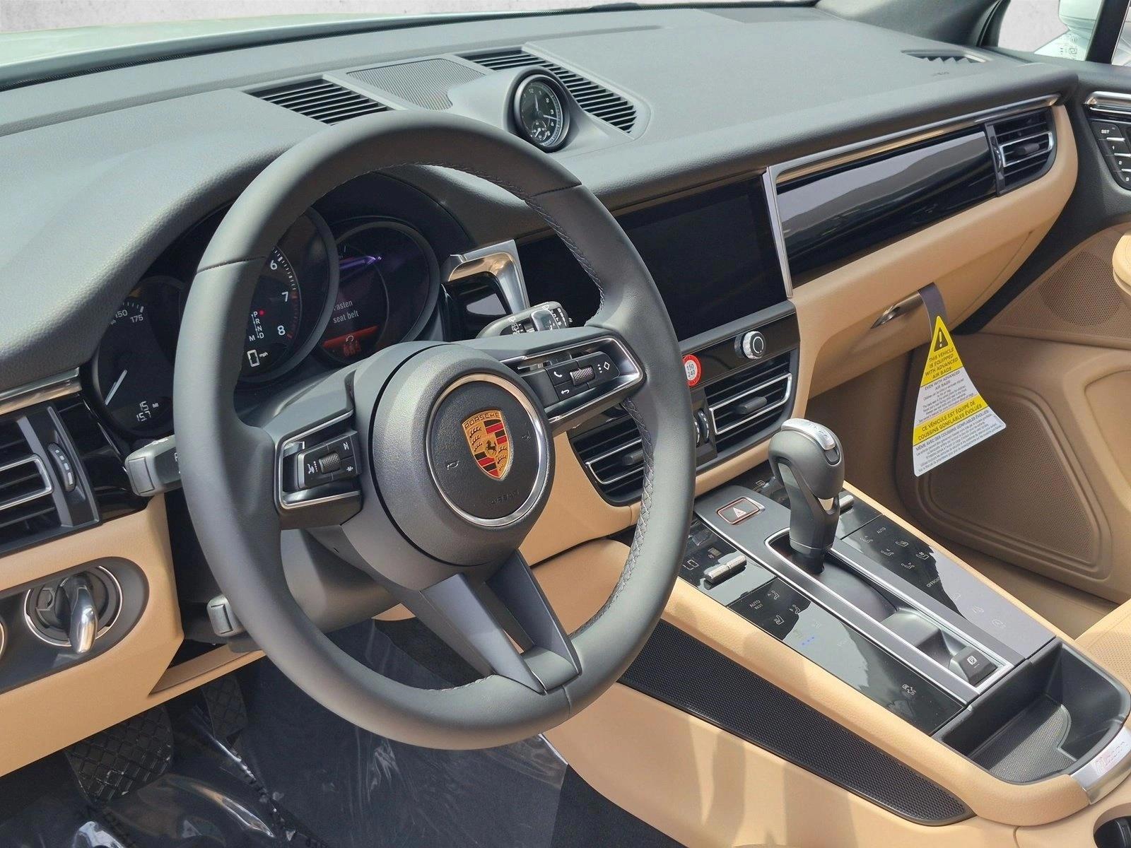 Thumbnail: 2026 Porsche Macan - 3