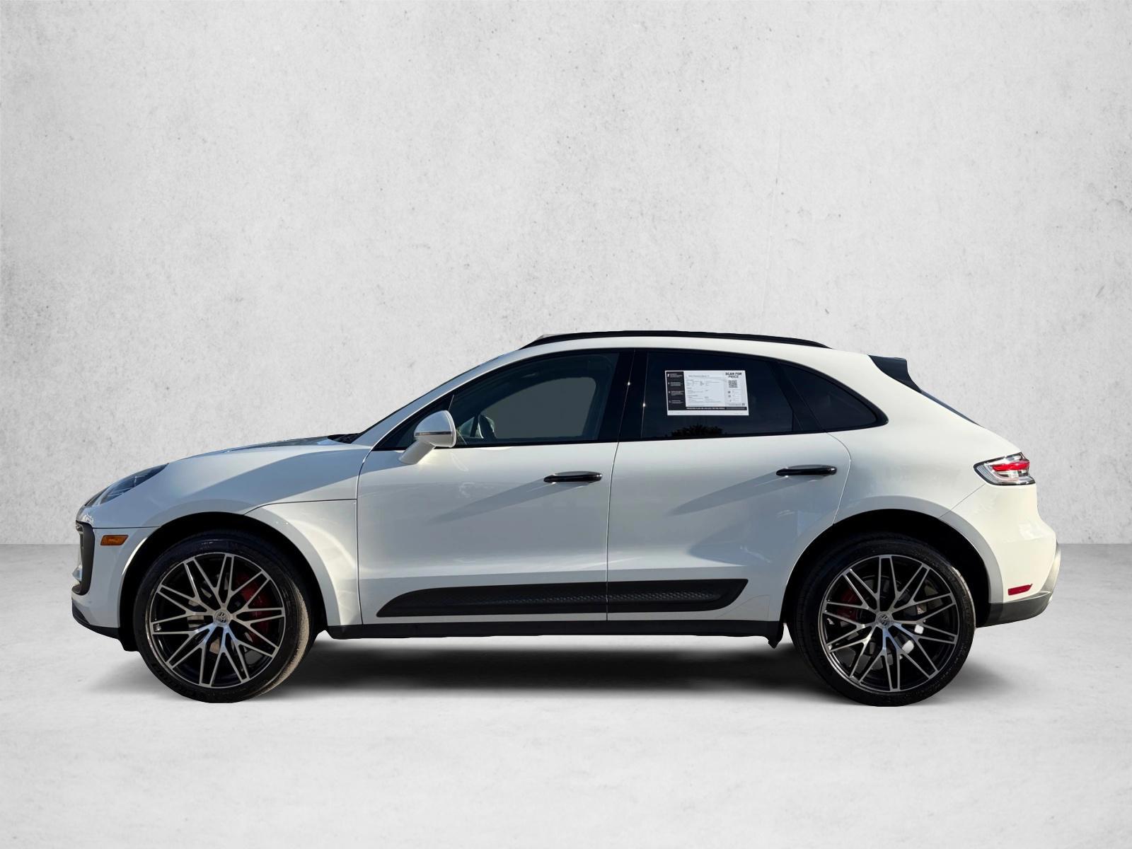 Thumbnail: 2022 Porsche Macan - 2