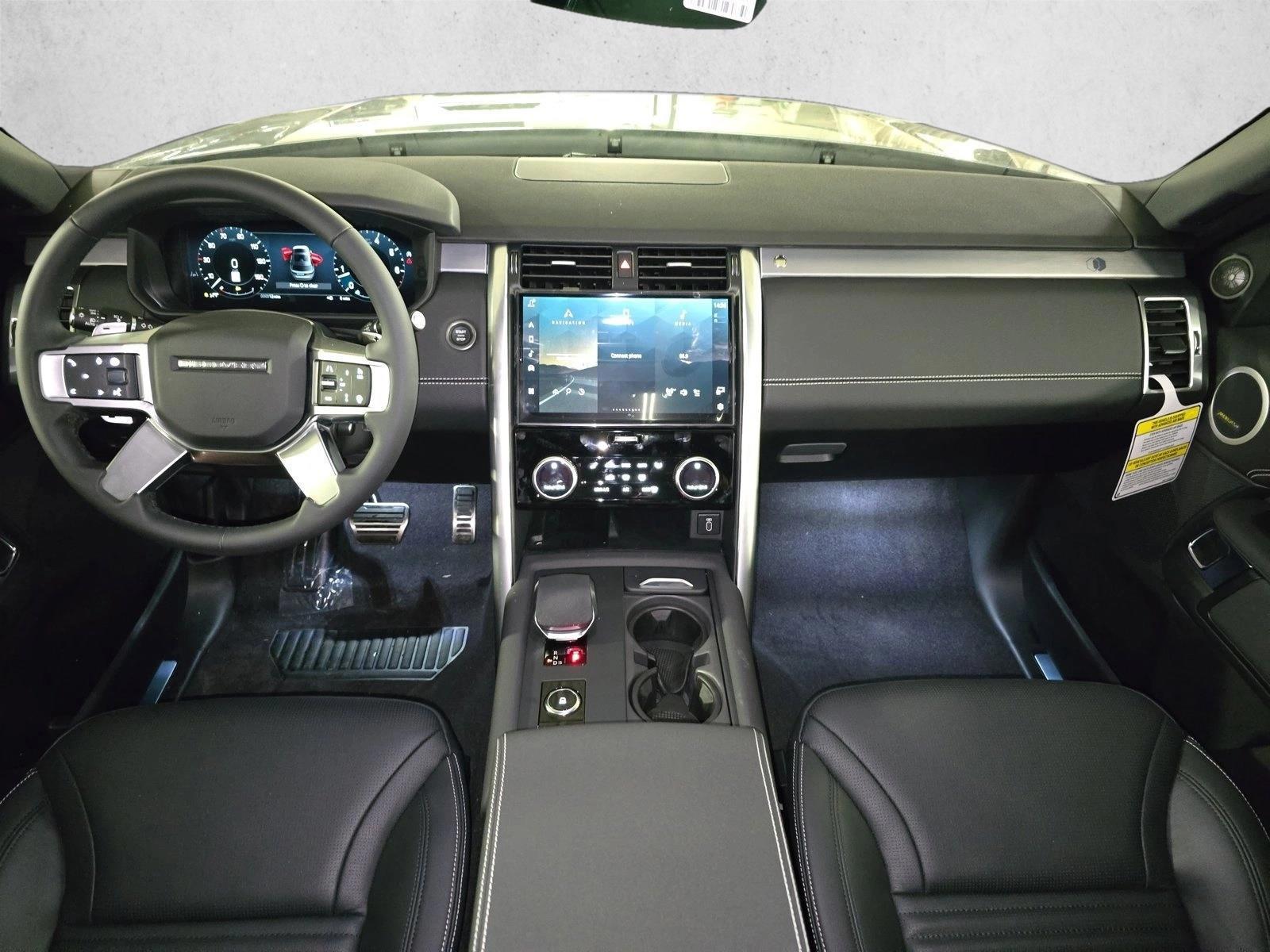 Thumbnail: 2026 Land Rover Discovery - 3