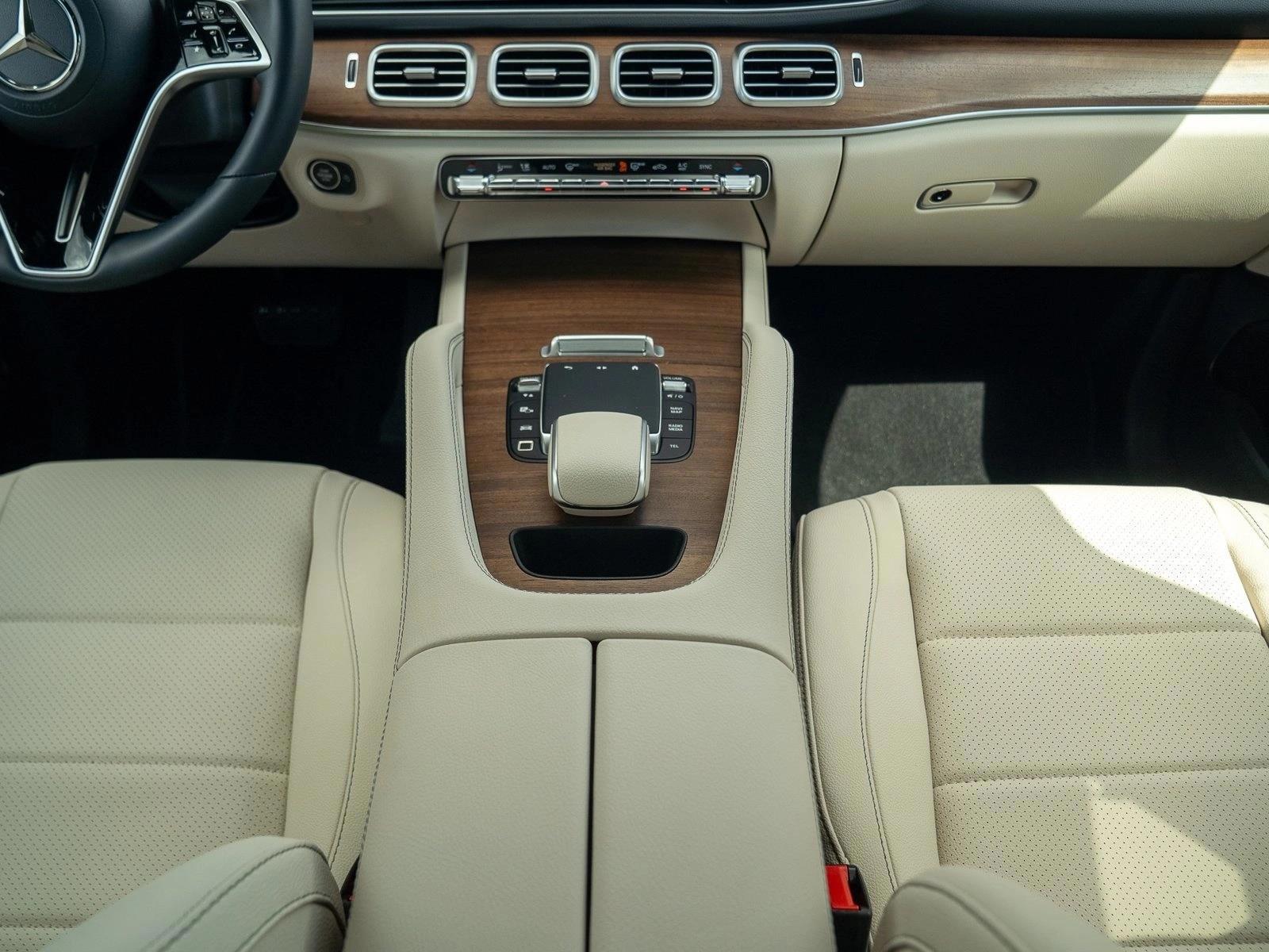 Thumbnail: 2026 Mercedes-Benz GLE - 5