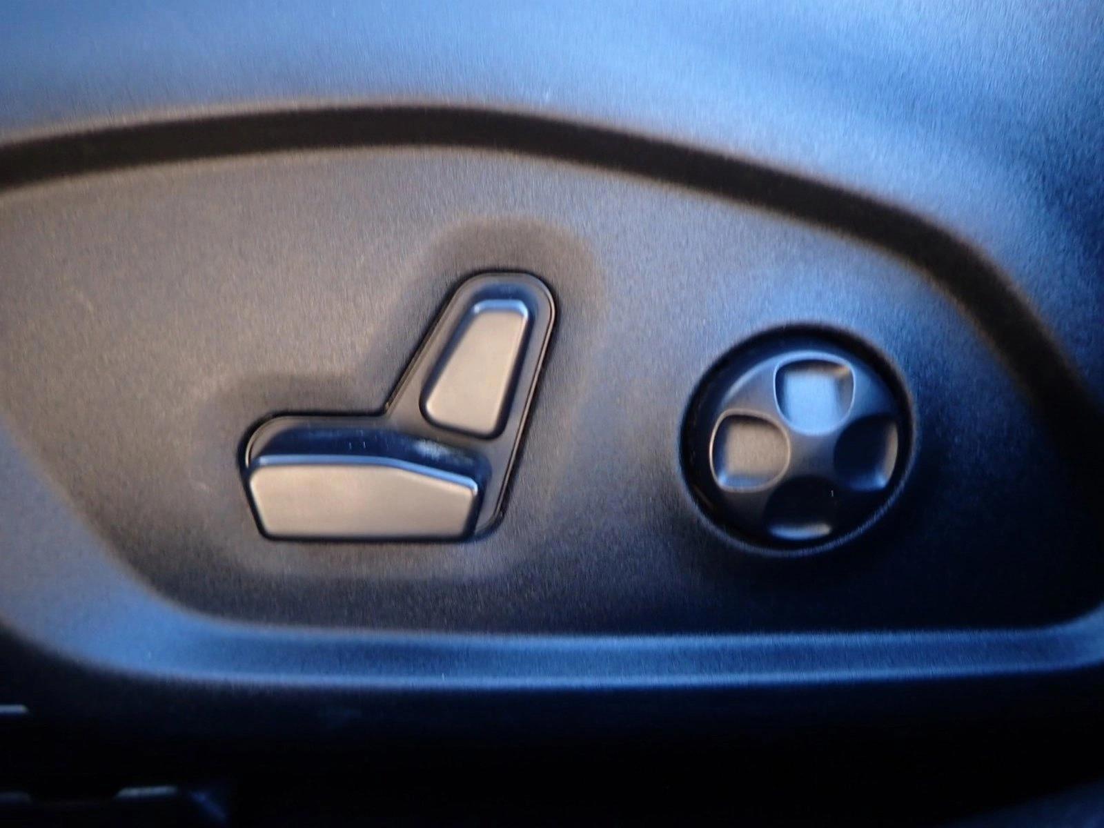 Thumbnail: 2019 Jeep Compass - 4