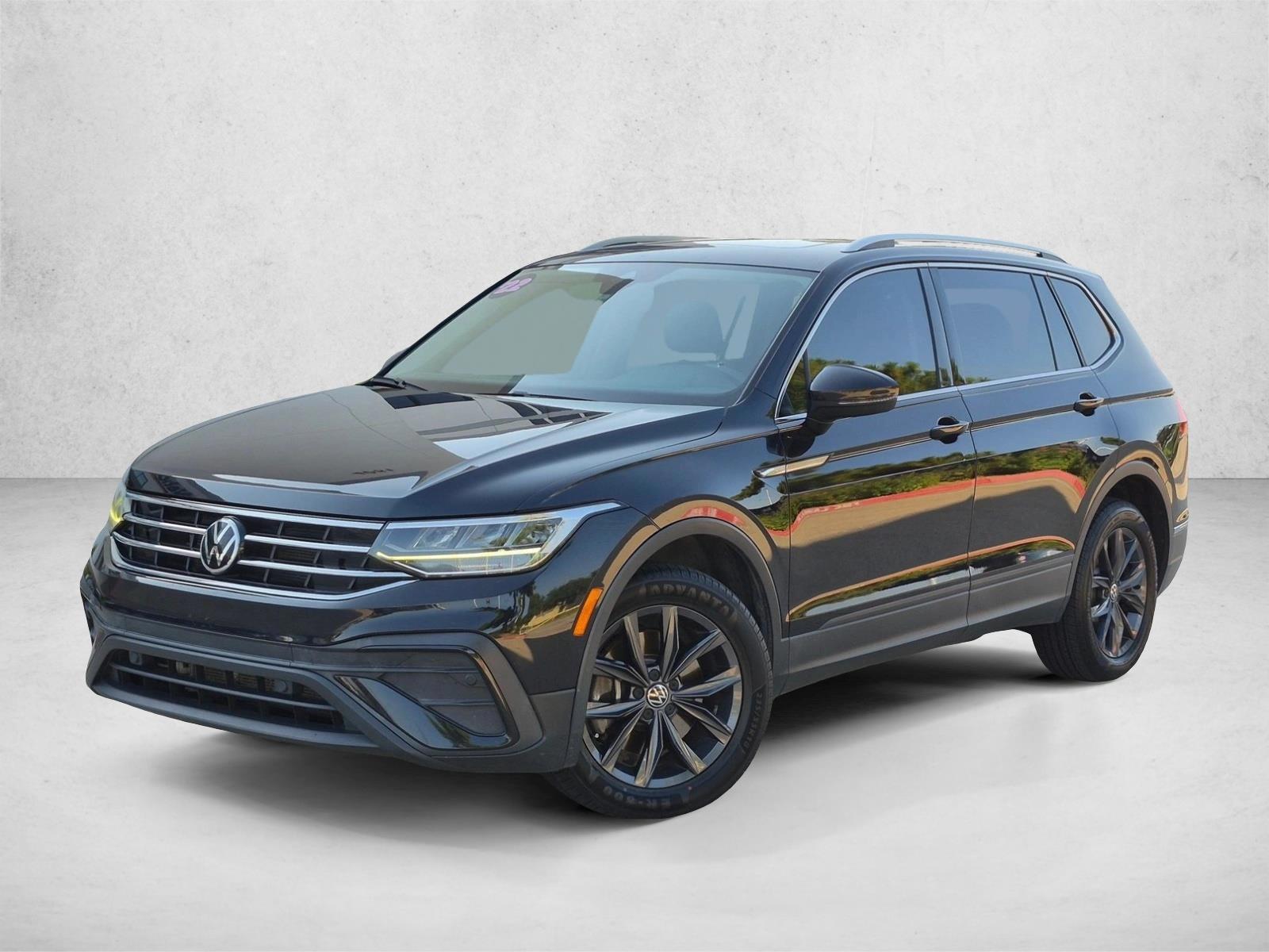 Thumbnail: 2022 Volkswagen Tiguan - 1