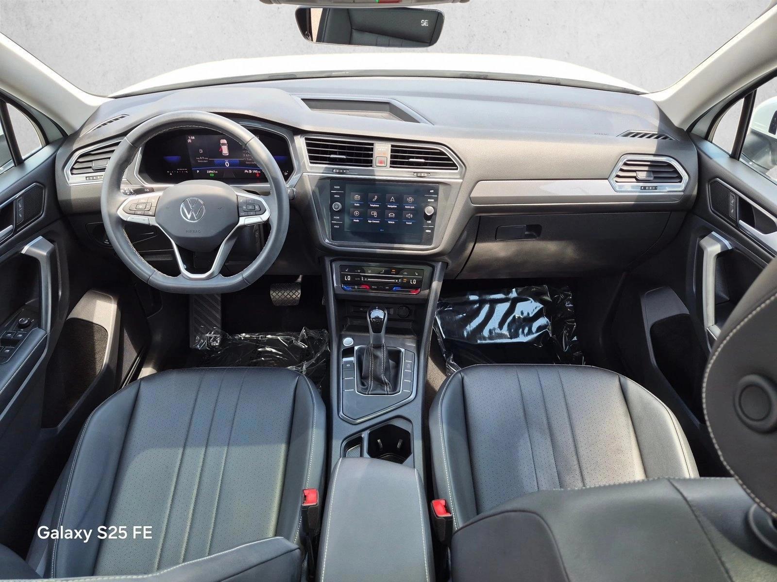 Thumbnail: 2023 Volkswagen Tiguan - 4