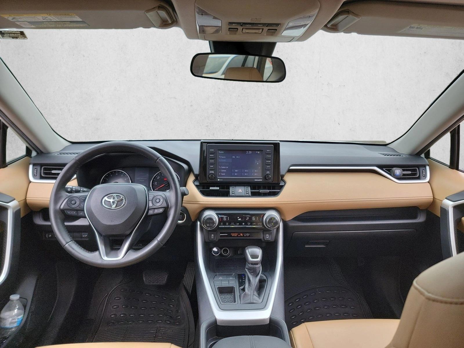 Thumbnail: 2020 Toyota RAV4 - 3