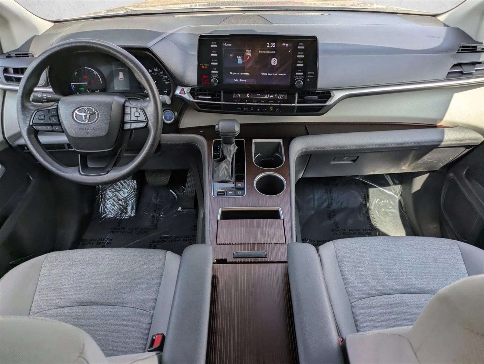 Thumbnail: 2024 Toyota Sienna - 3