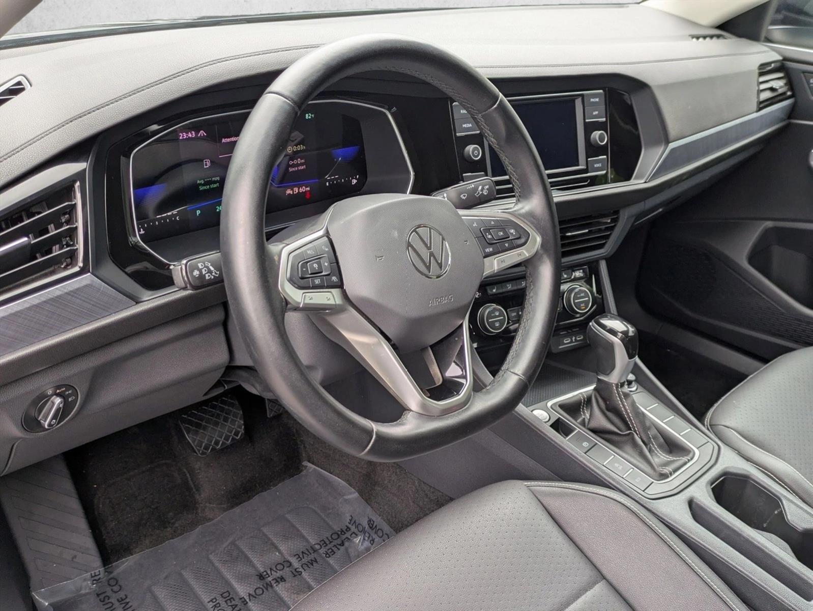 Thumbnail: 2024 Volkswagen Jetta - 3