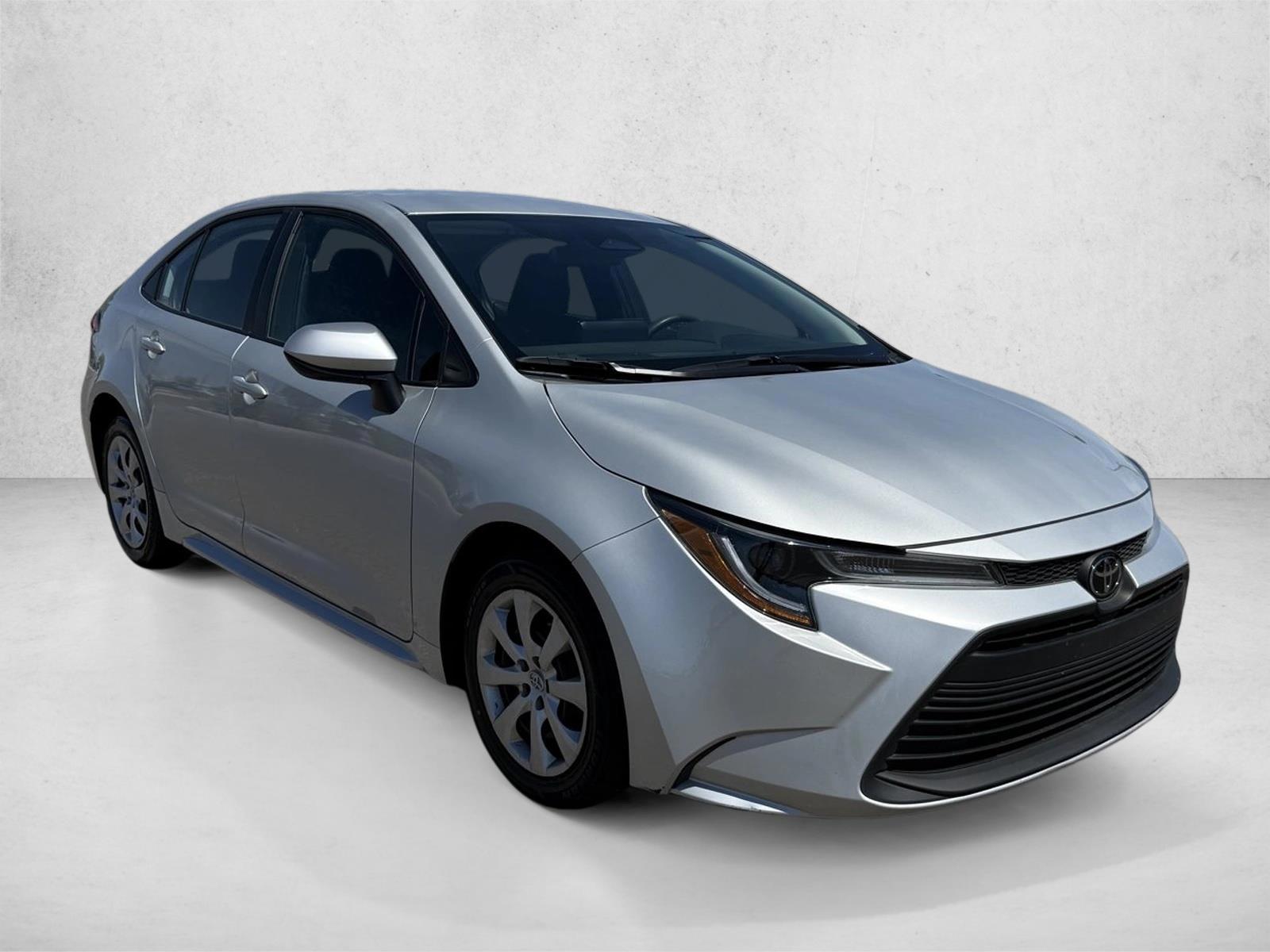 2025 Toyota Corolla LE - Photo 3