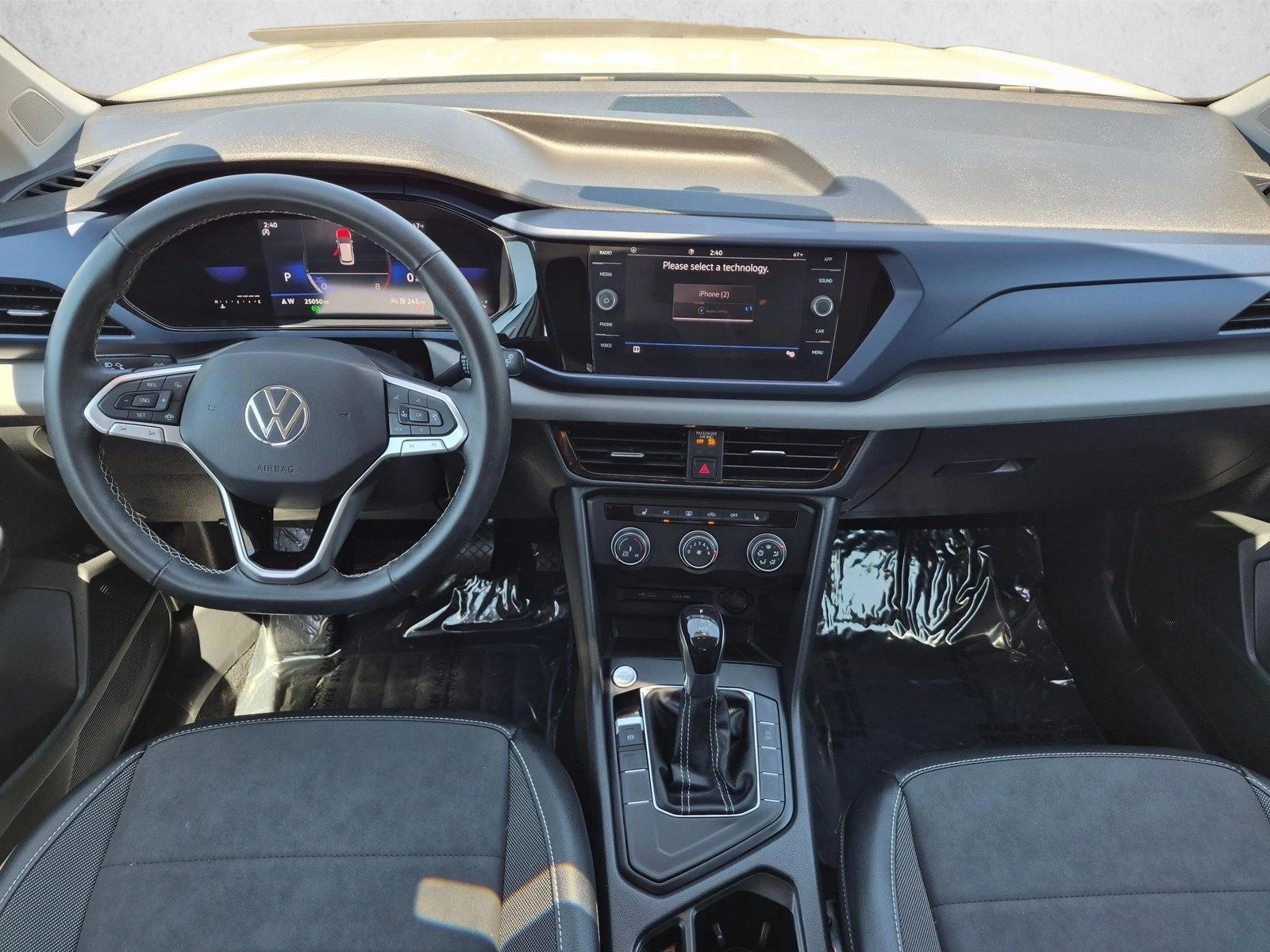 Thumbnail: 2022 Volkswagen Taos - 3