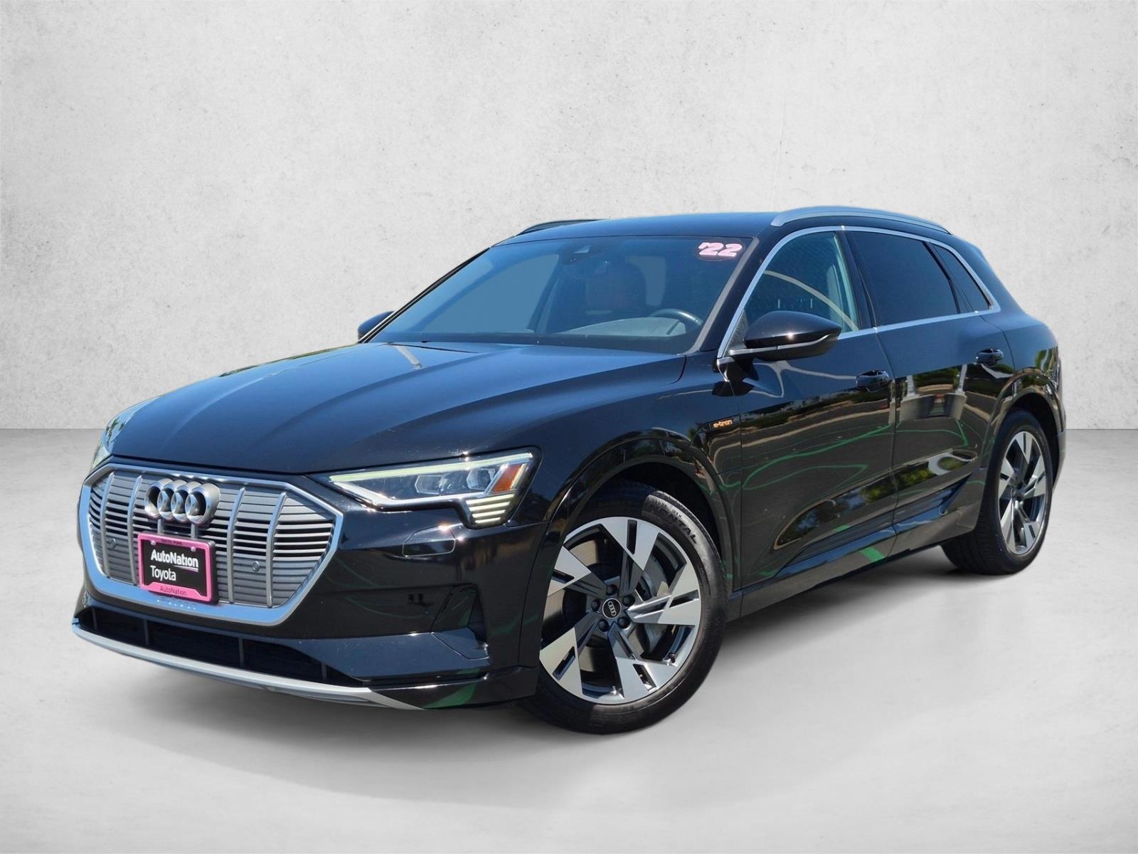 Thumbnail: 2022 Audi e-tron - 1