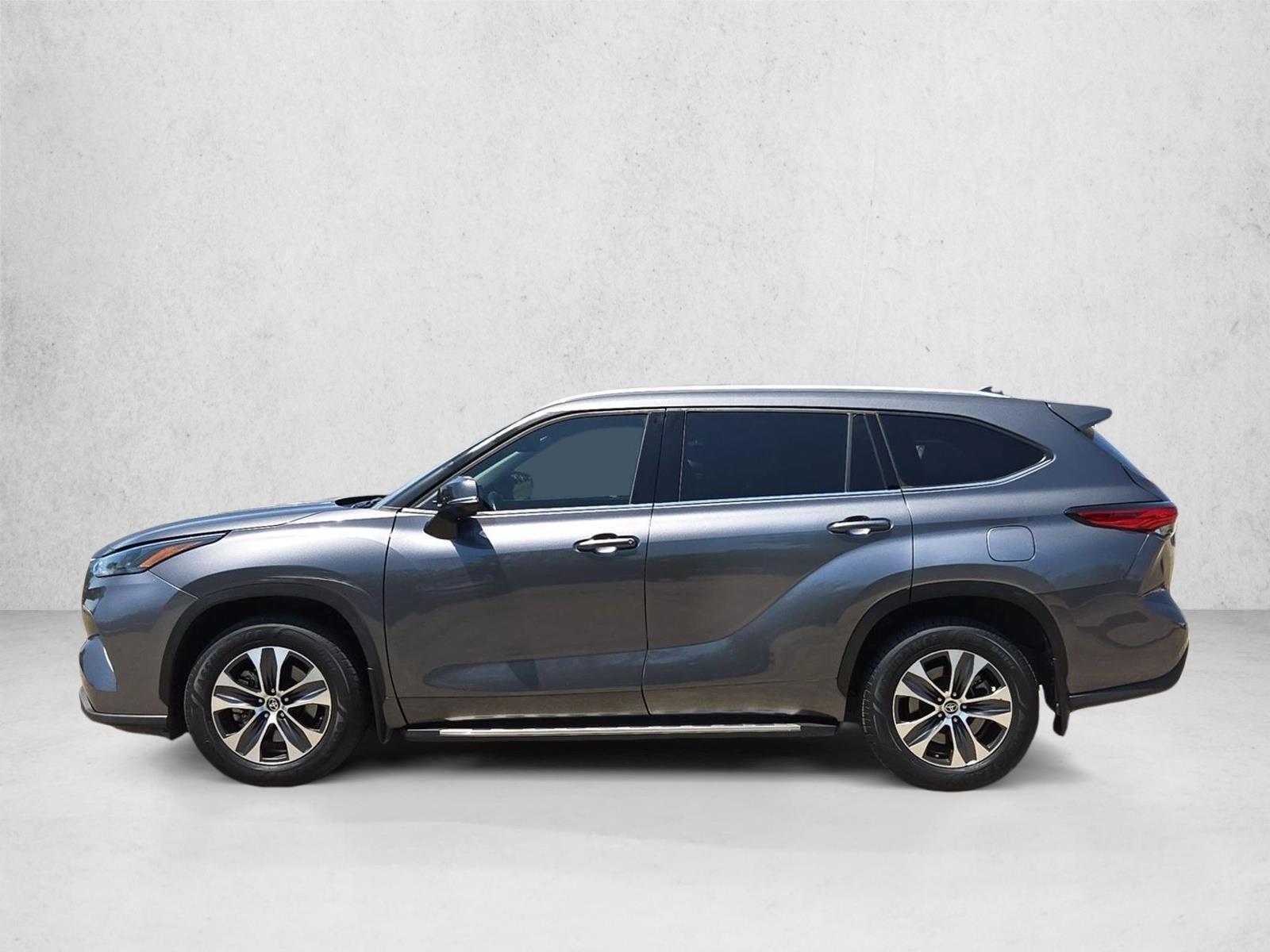 Thumbnail: 2022 Toyota Highlander - 2