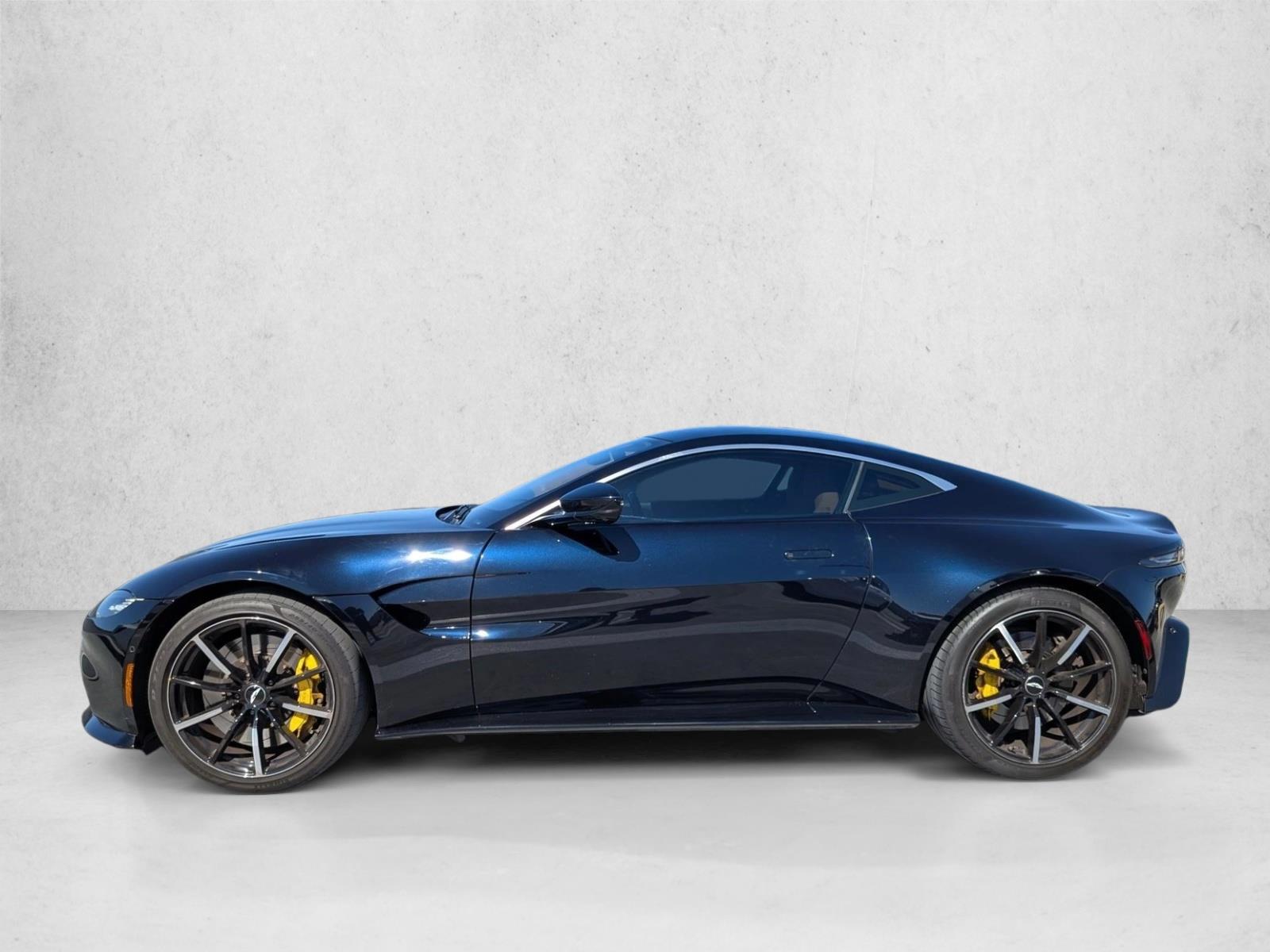 Thumbnail: 2022 Aston Martin Vantage - 2
