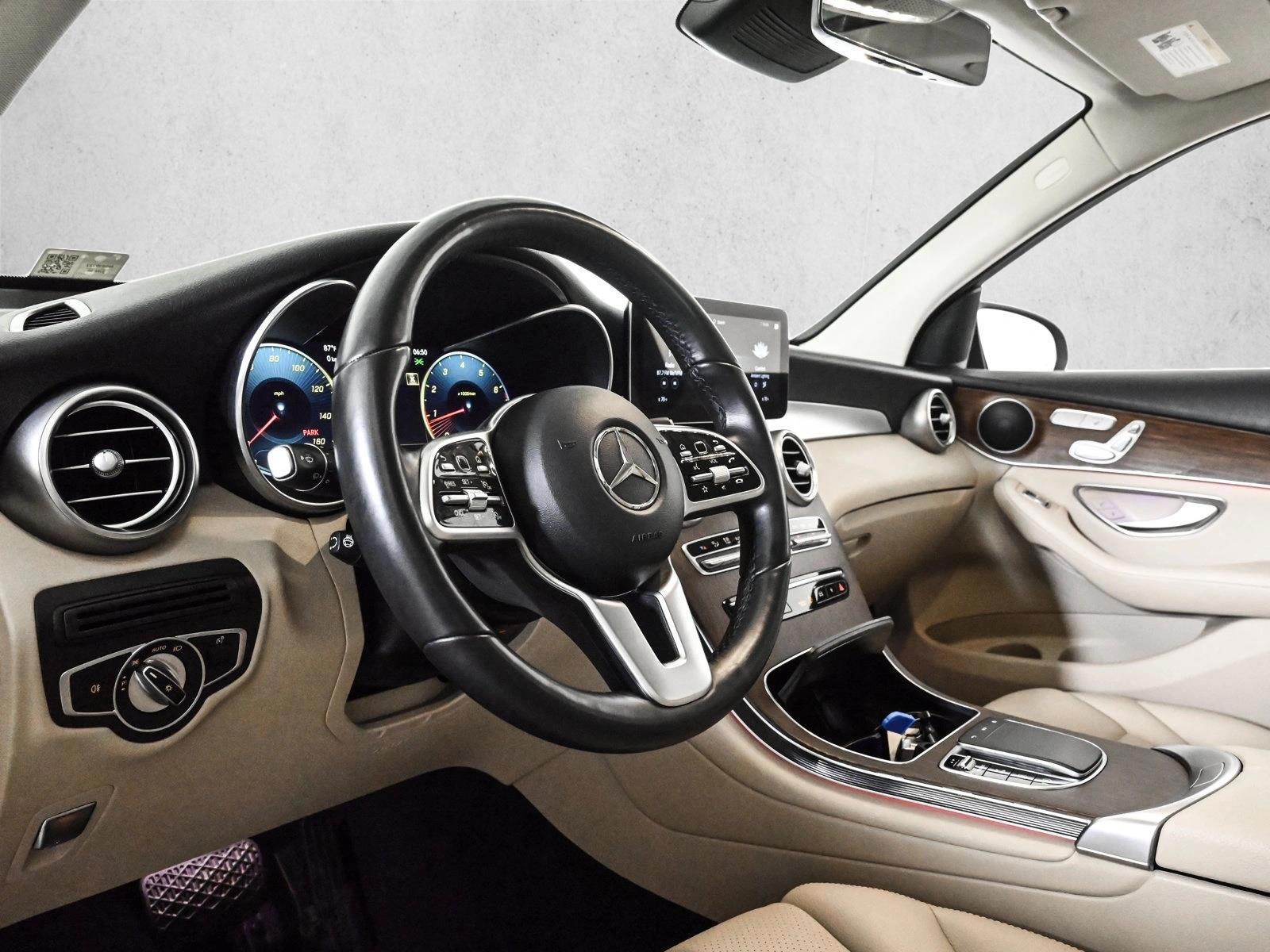 Thumbnail: 2022 Mercedes-Benz GLC - 3