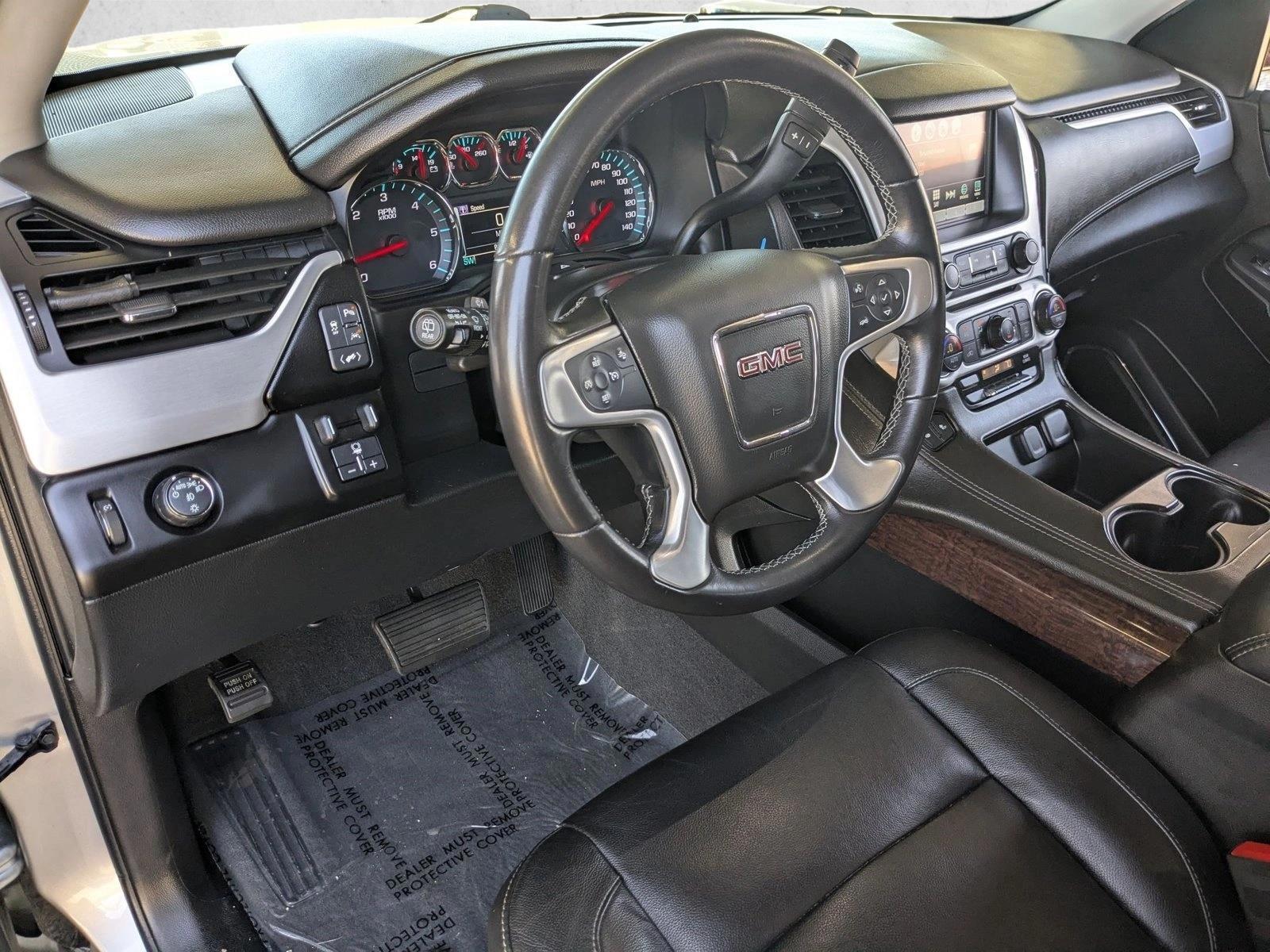 Thumbnail: 2020 GMC Yukon XL - 3