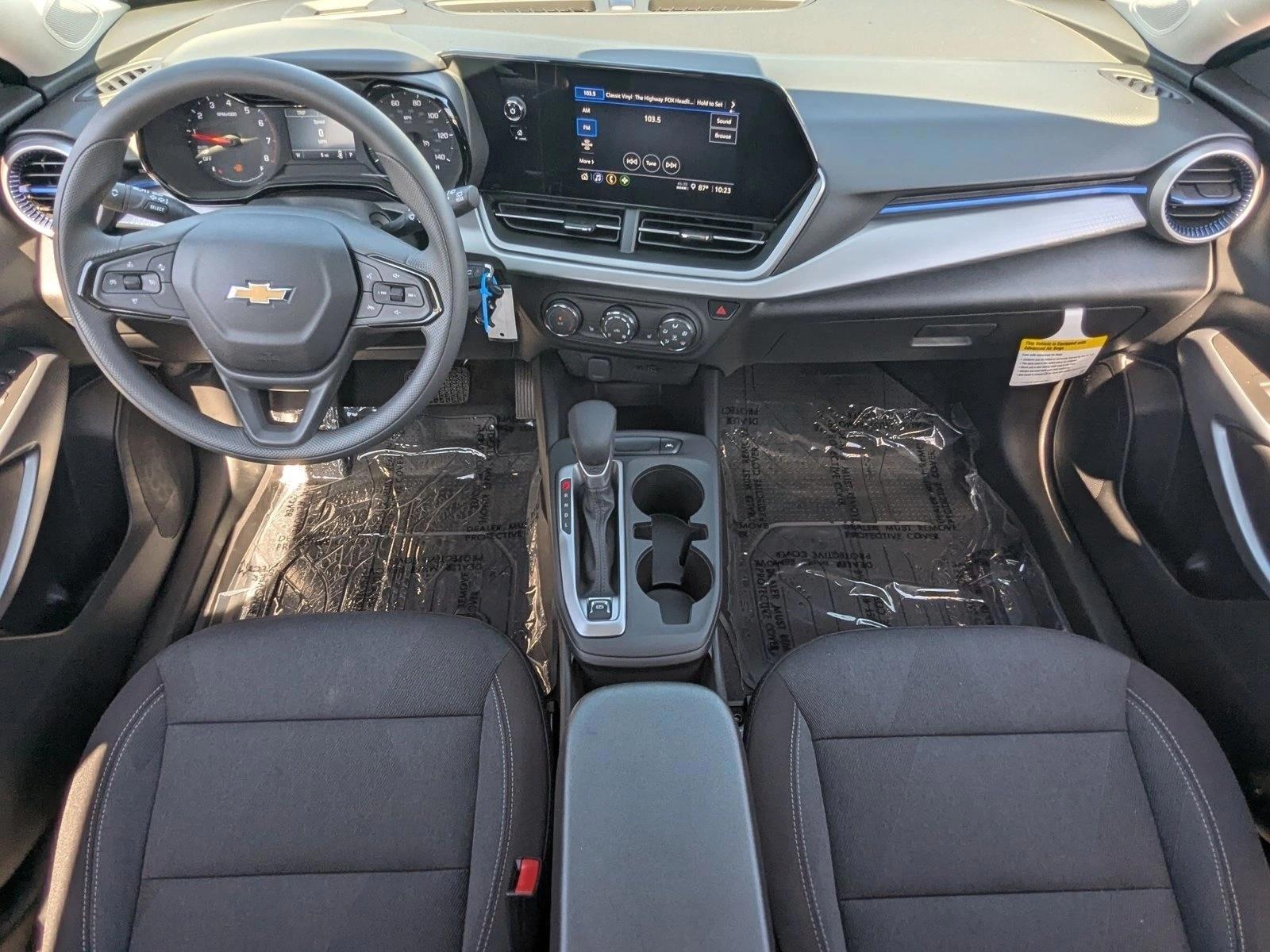 Thumbnail: 2026 Chevrolet Trax - 4